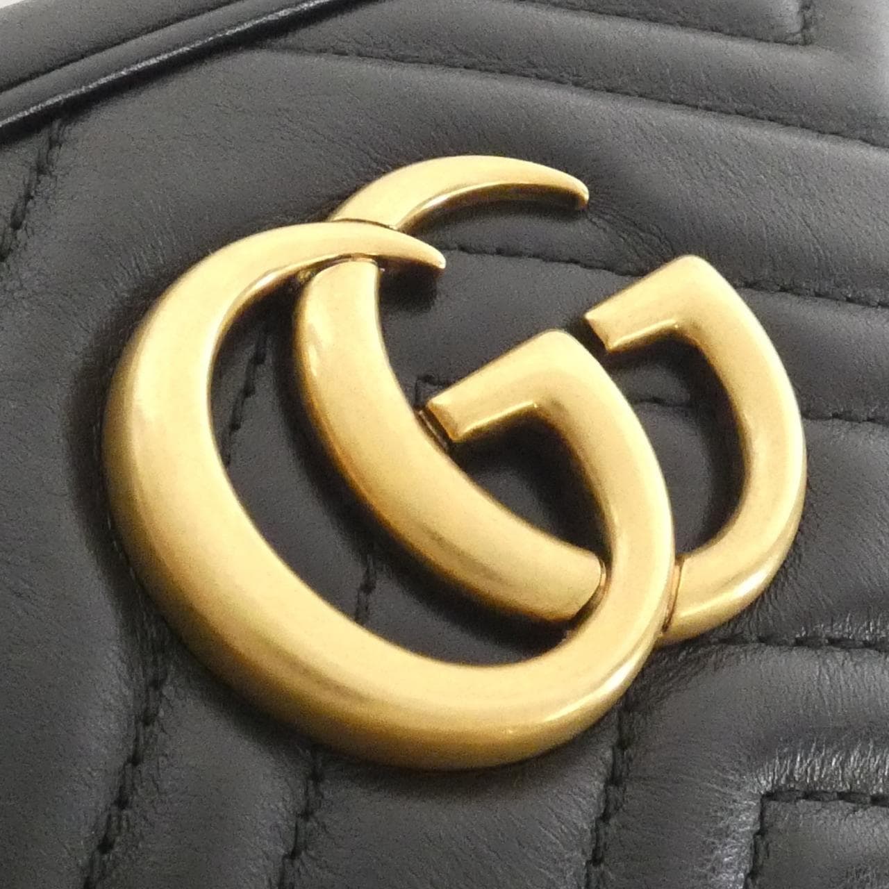 グッチ GG MARMONT 447632 DTD1T ショルダーバッグ