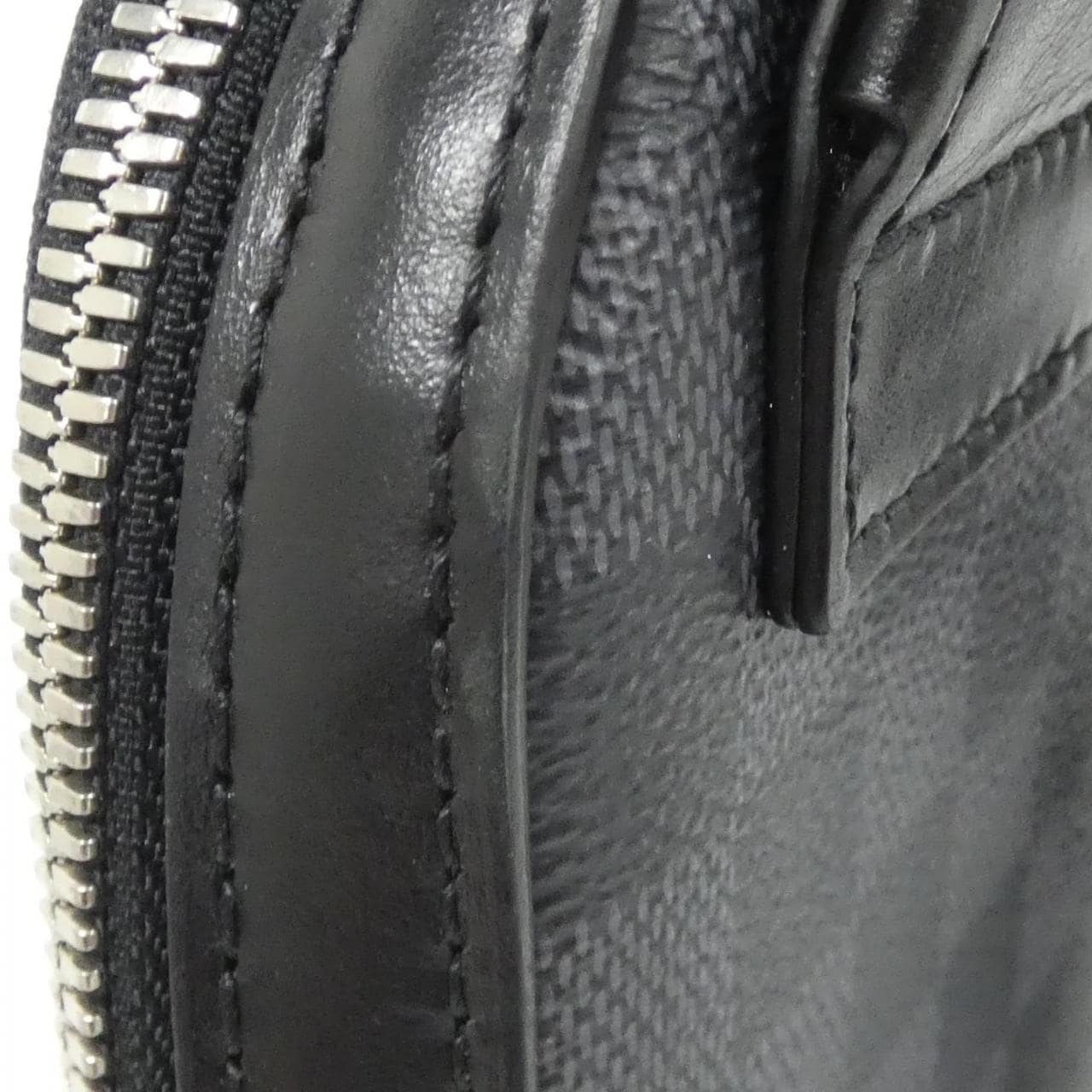 ルイヴィトン ダミエ グラフィット アヴェニュー スリングバッグ N45302 ショルダーバッグ