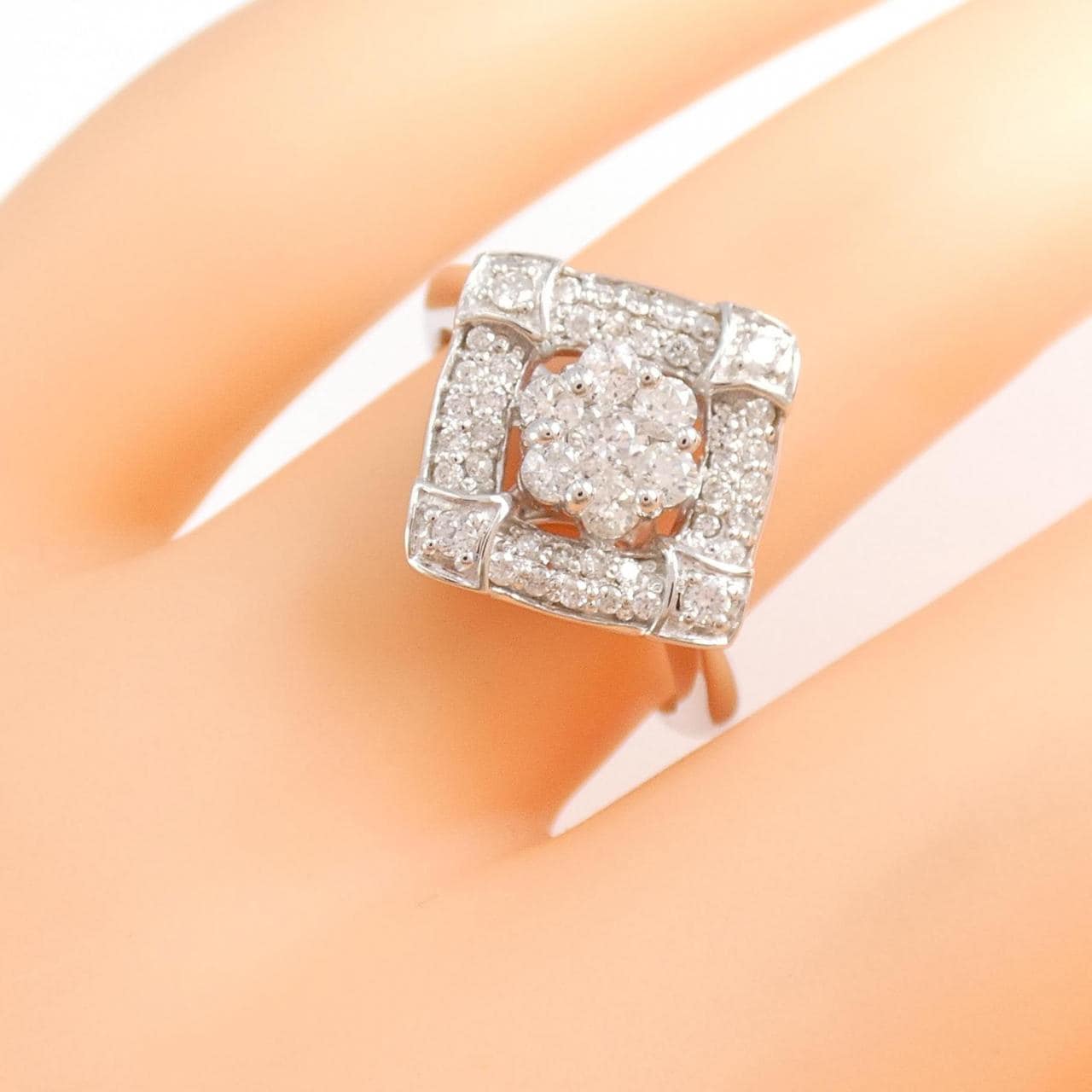 コメ兵｜K18WG フラワー ダイヤモンド リング 0.50CT｜ジュエリー