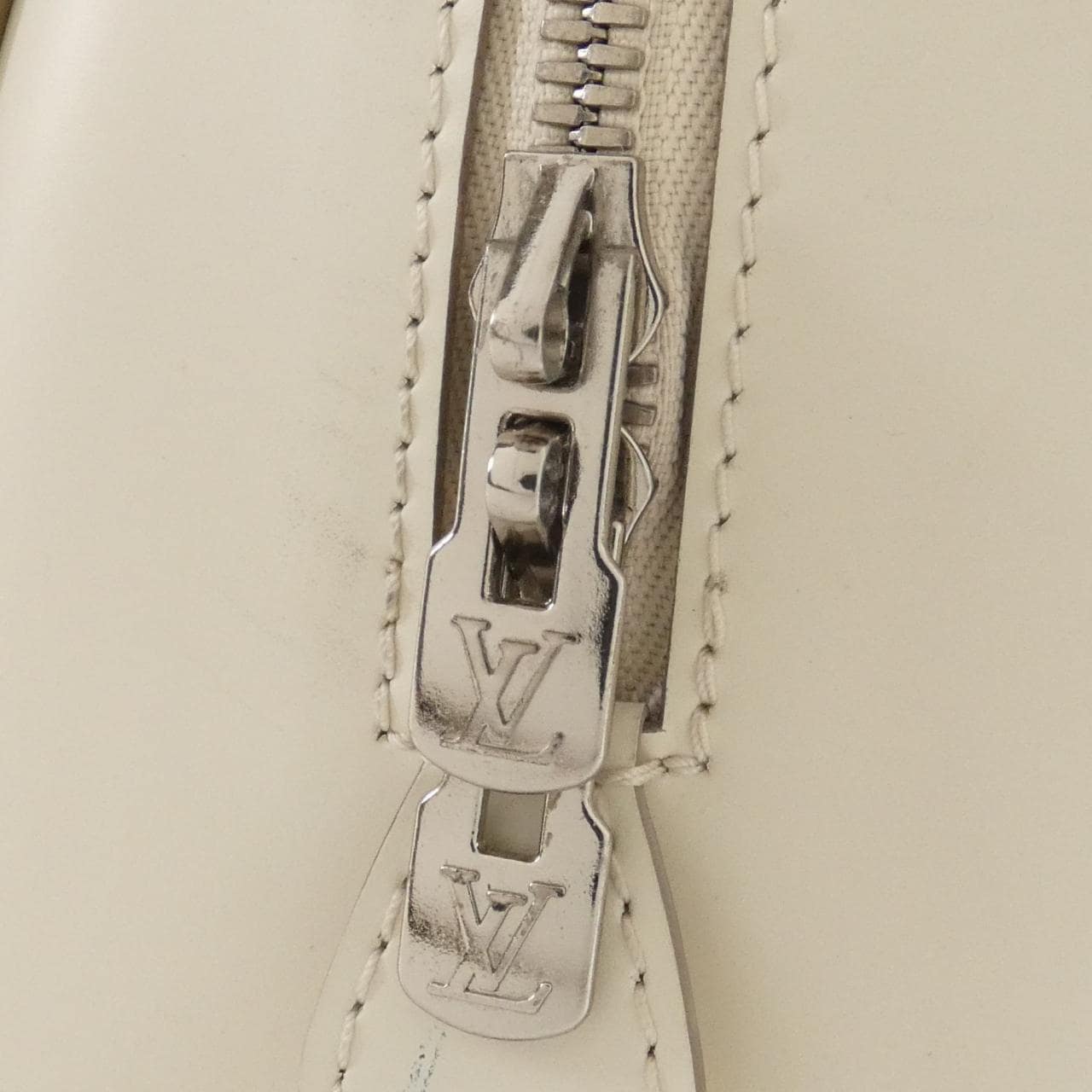 ルイヴィトン エピ ポンヌフ PM M5907J バッグ