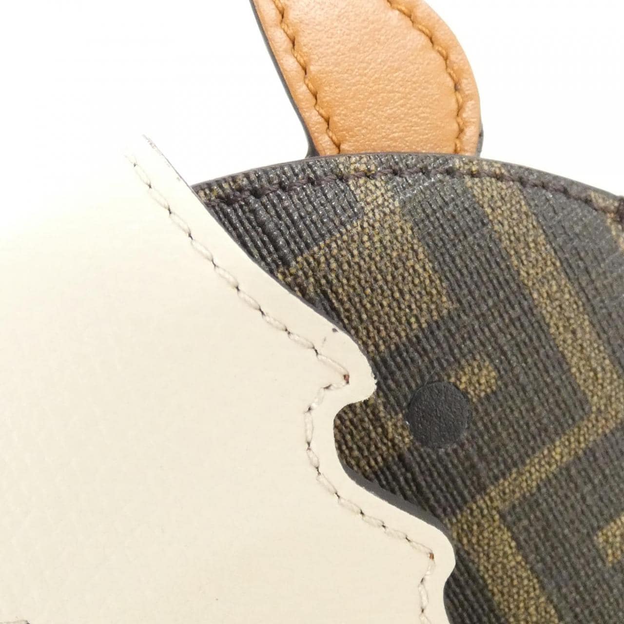 フェンディ 8M0524  AYIY カードケース