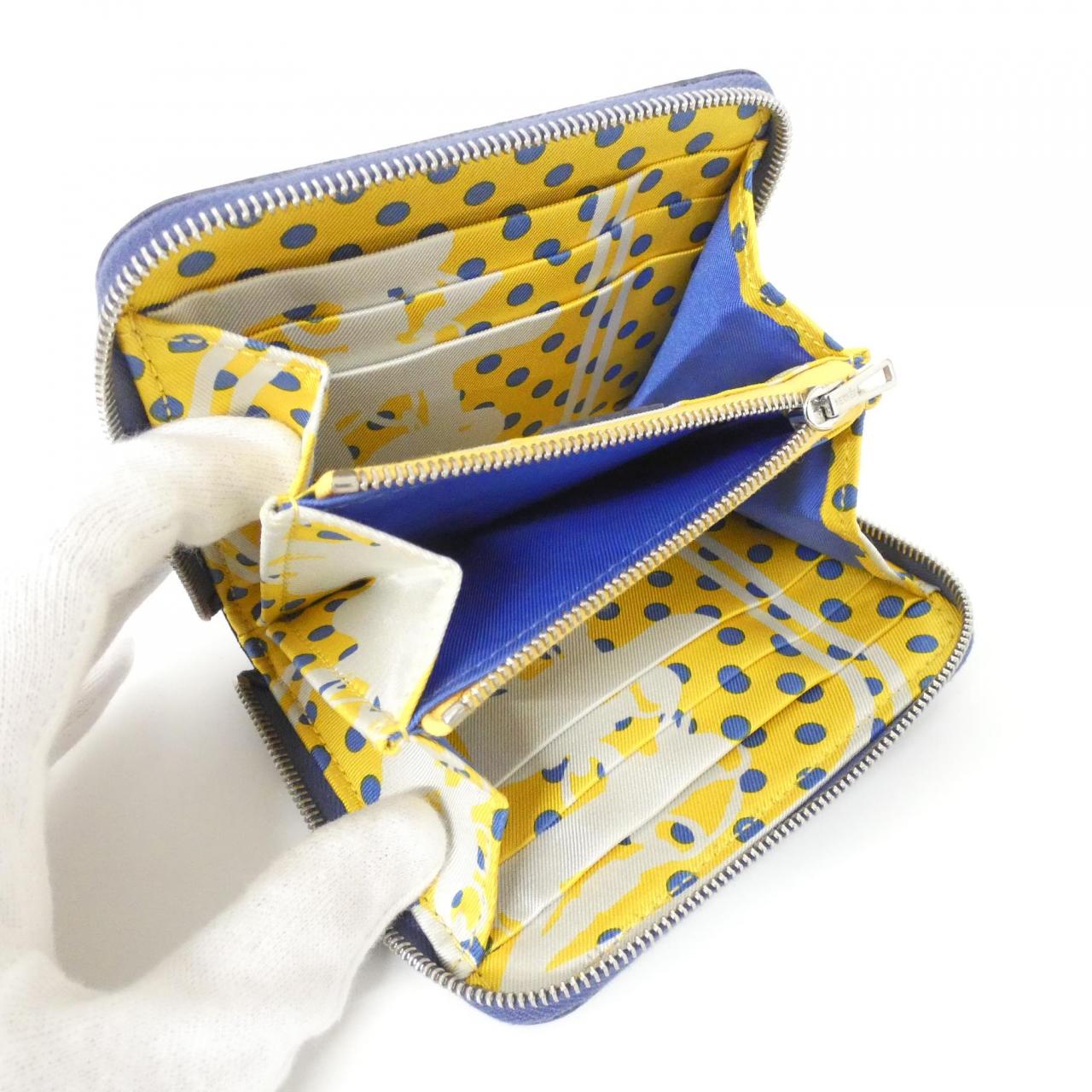 エルメス BRIDES DE GALA FANTOME POIS シルク イン コンパクト 075190CK 財布