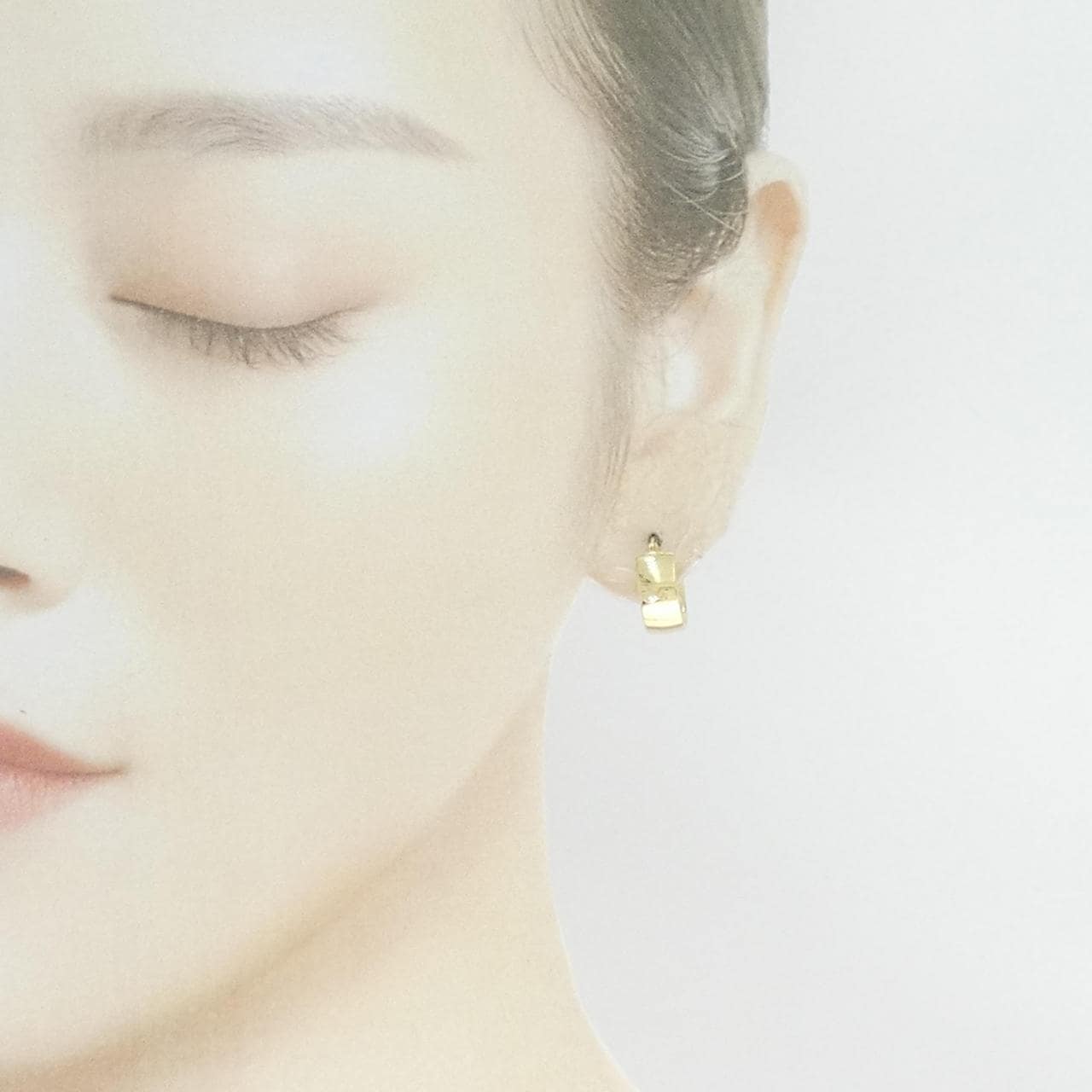 [BRAND NEW] 750YG earrings