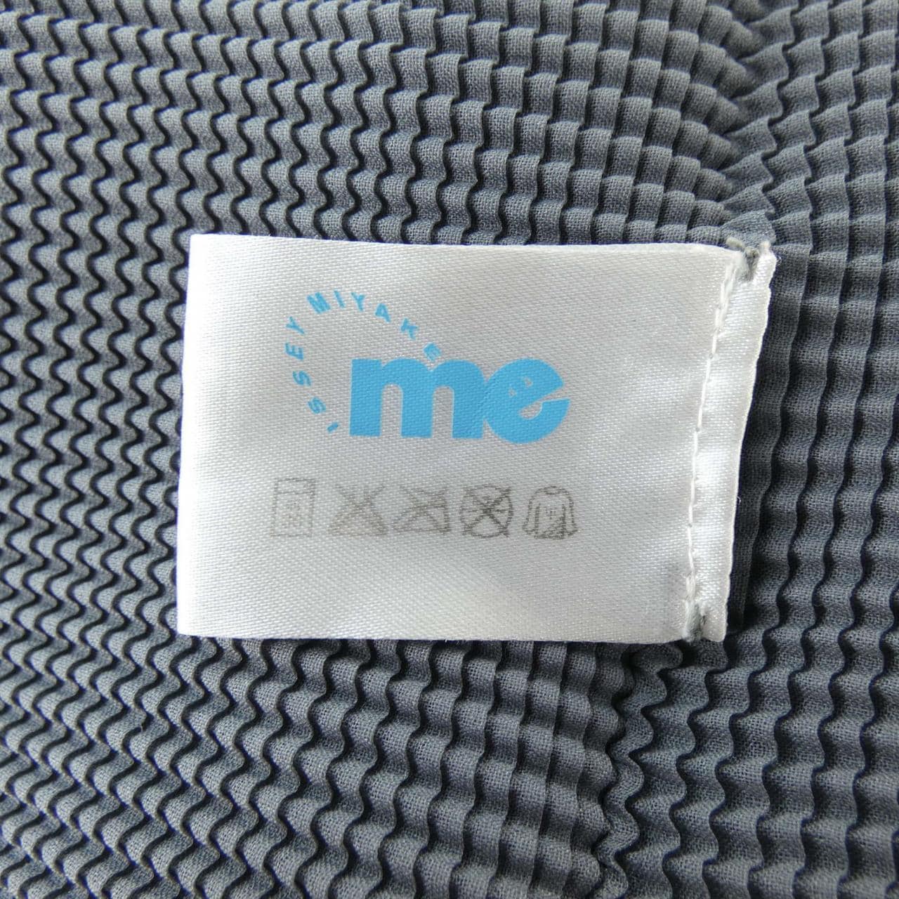 ミーイッセイミヤケ me ISSEY MIYAKE MI01FK411 トップス