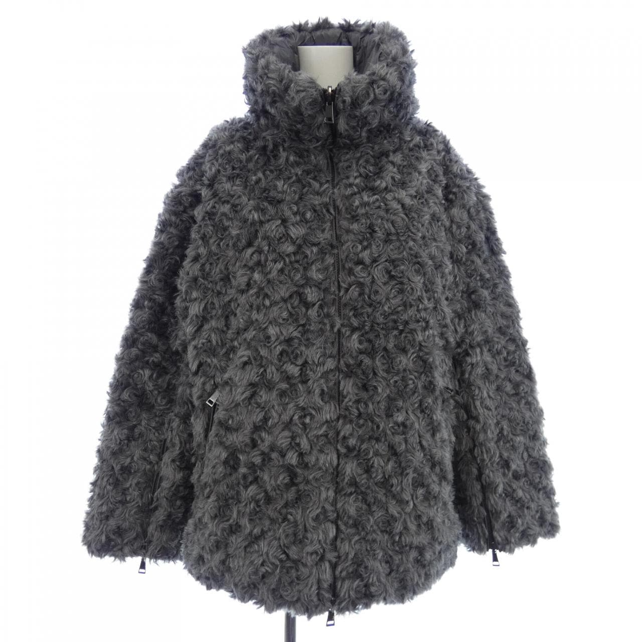 モンクレール MONCLER ダウンジャケット