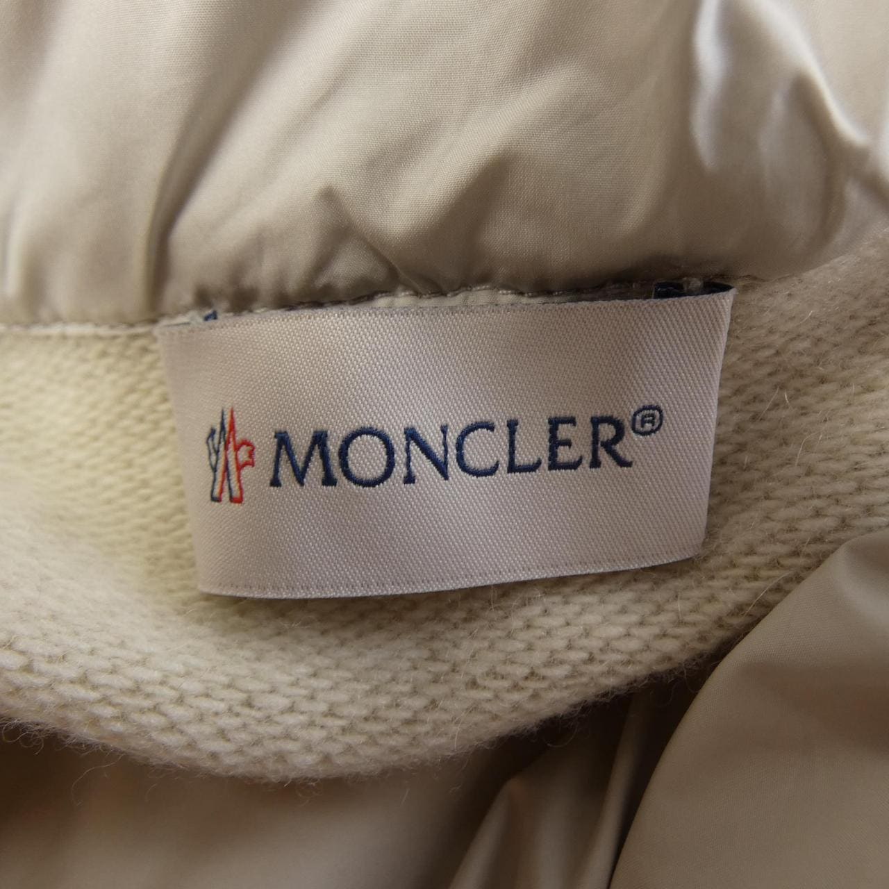 モンクレール MONCLER 20919B00024 ダウンジャケット