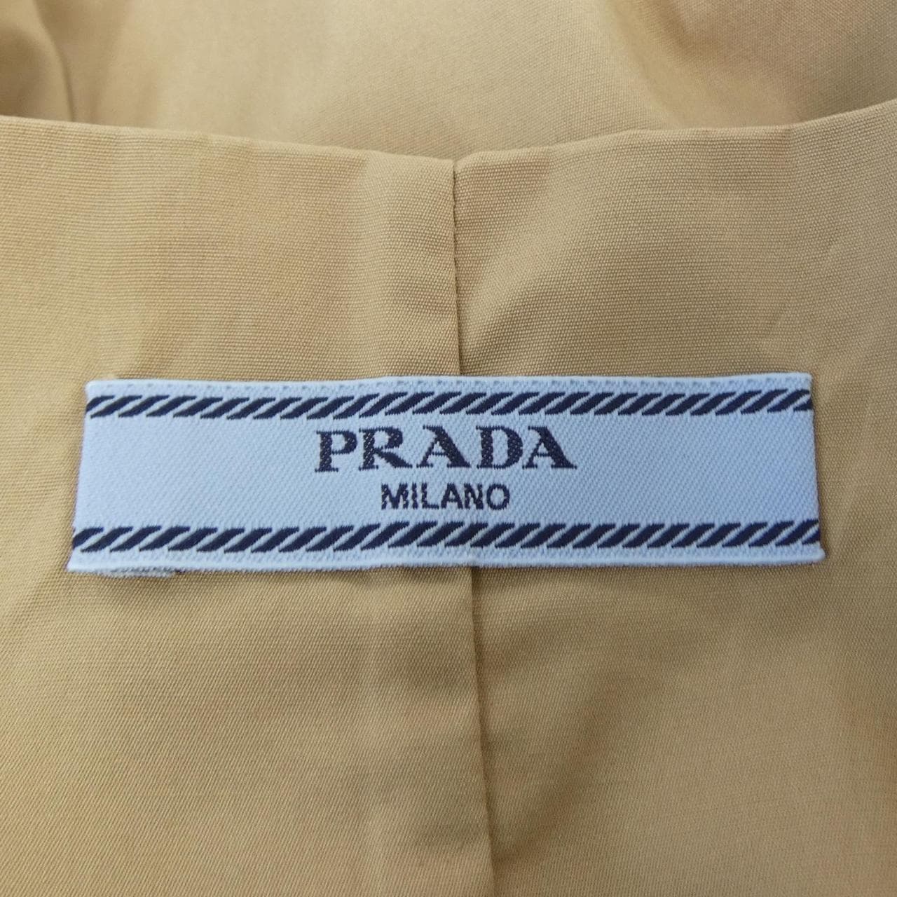 プラダ PRADA P205IH SOOO 1XV2 ショートパンツ