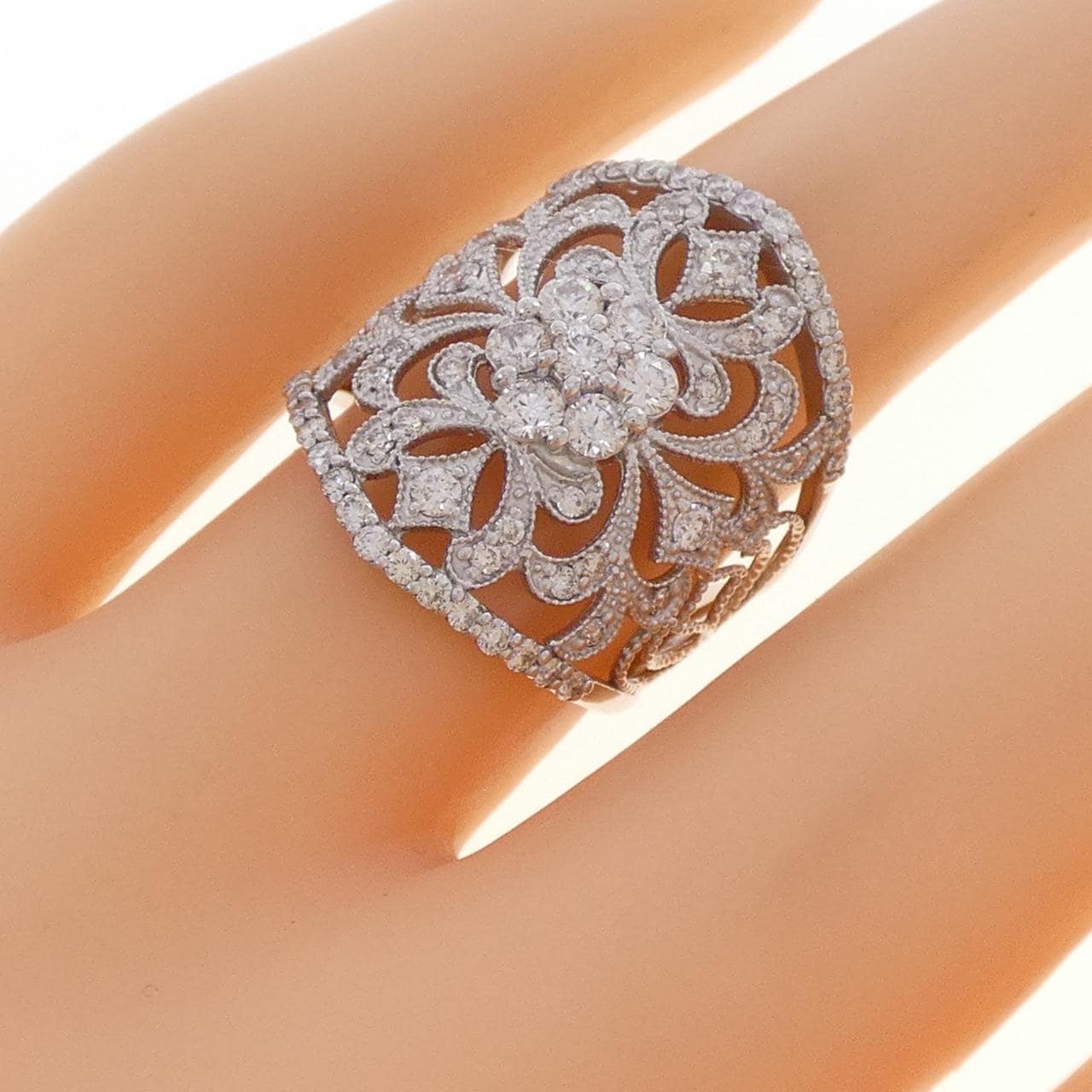 PT900 ダイヤモンド リング 1.00CT