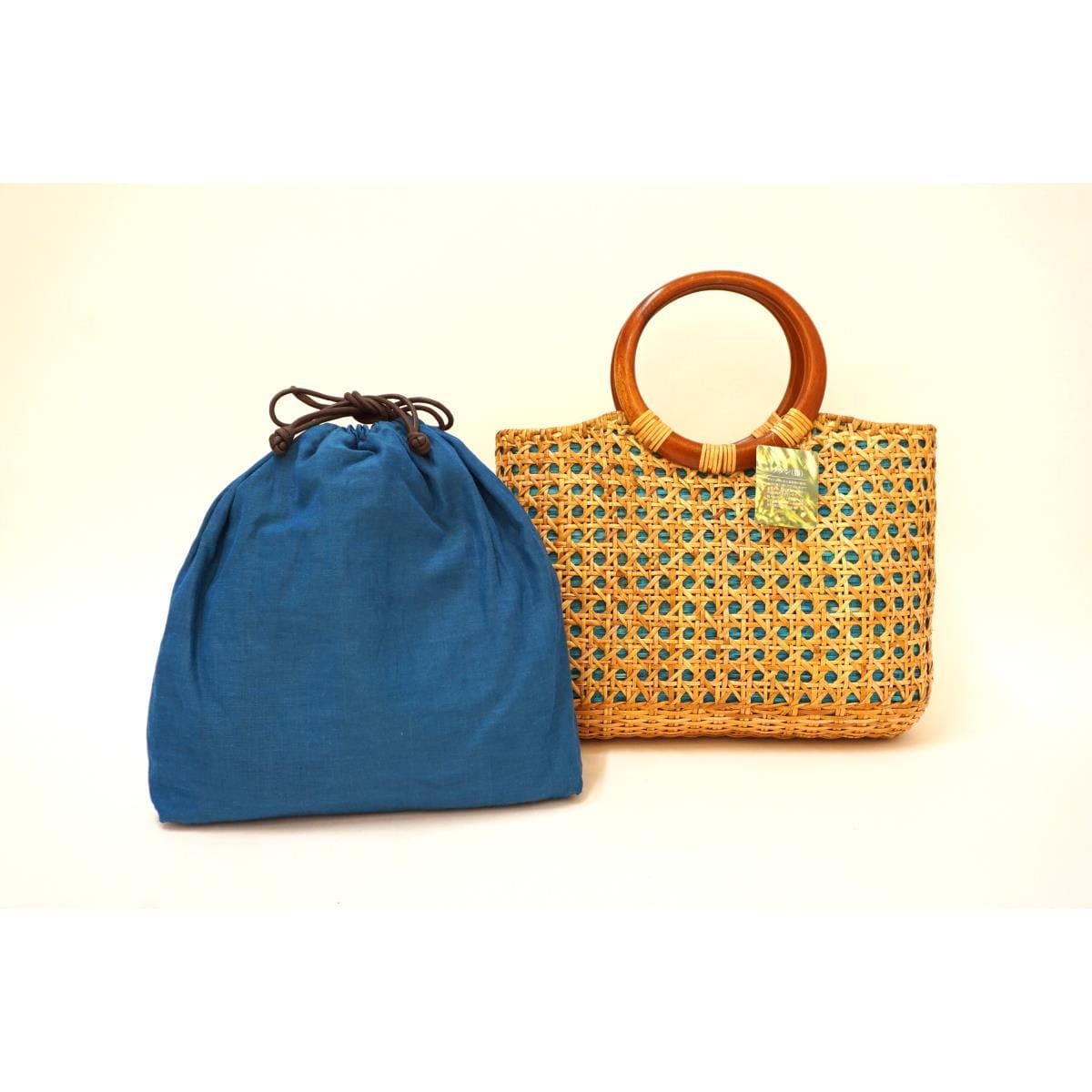 【新品】バッグ　籐　巾着付き