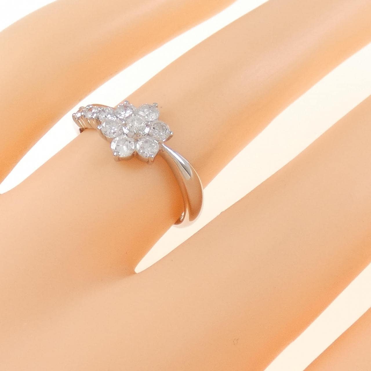 PT フラワー ダイヤモンド リング 0.50CT