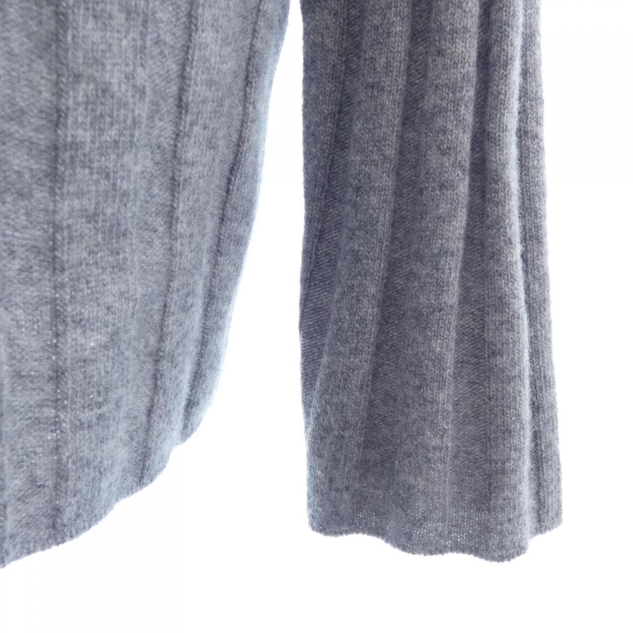 ミュウミュウ MIU MIU ウールxカシミヤ Vネック セーター MML02P SOOO 17JA ニット