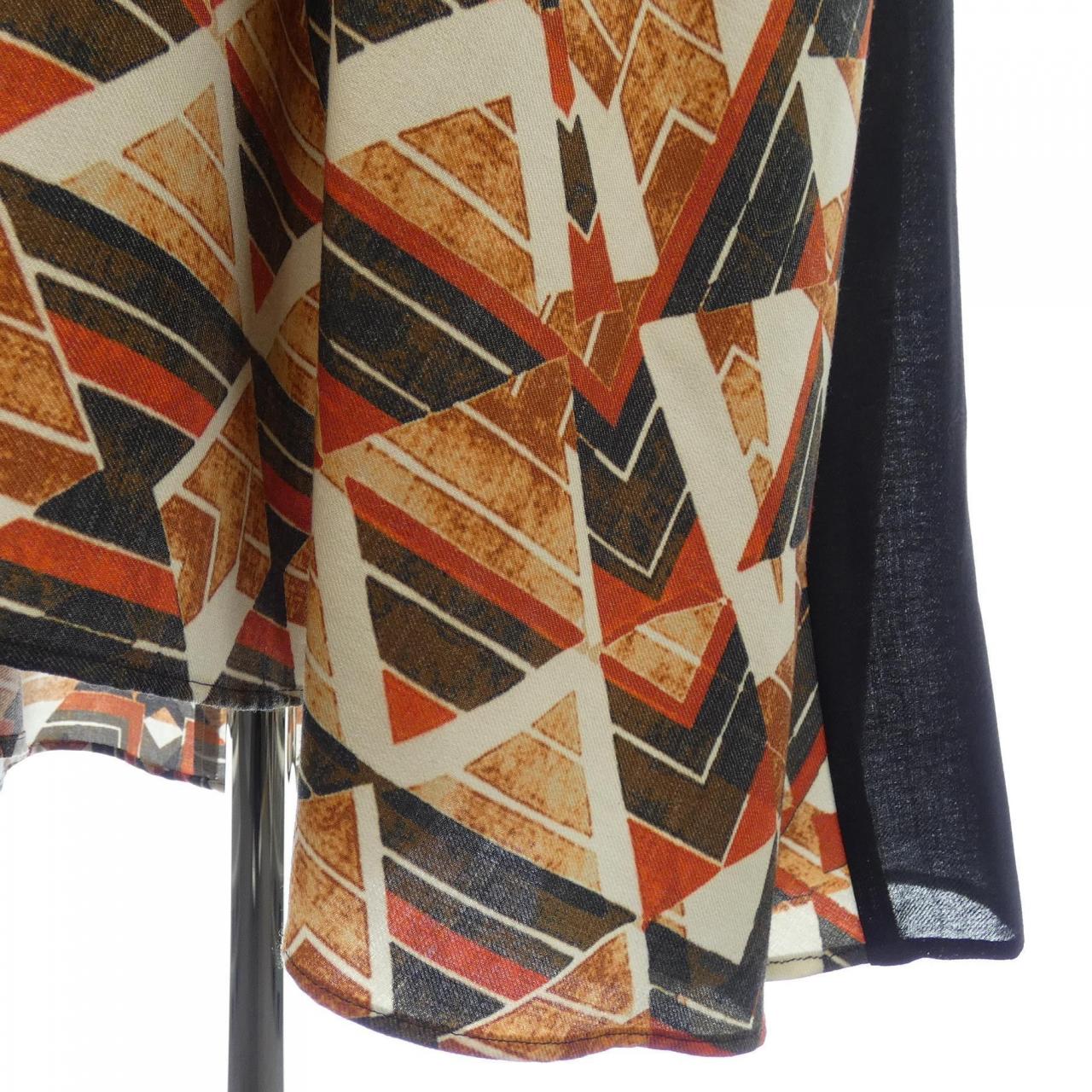 STUMBLY スカート