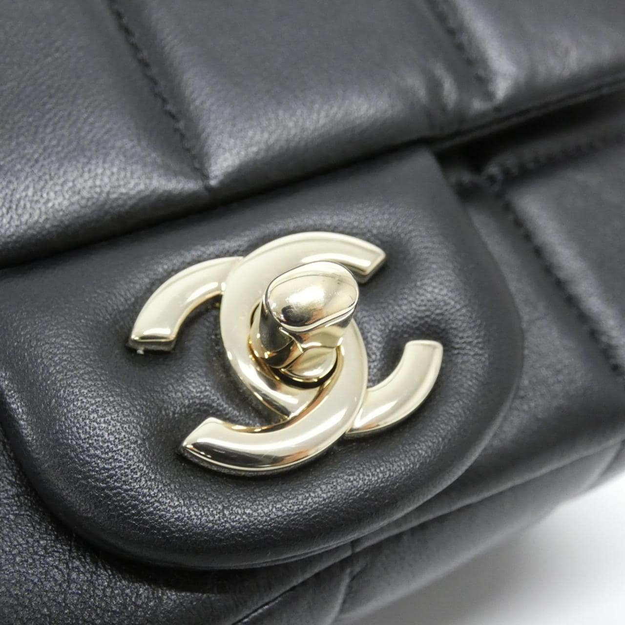 シャネル AS3744 ショルダーバッグ