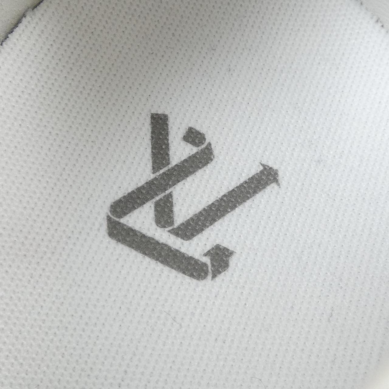 ルイヴィトン LOUIS VUITTON LVラグーン スニーカー