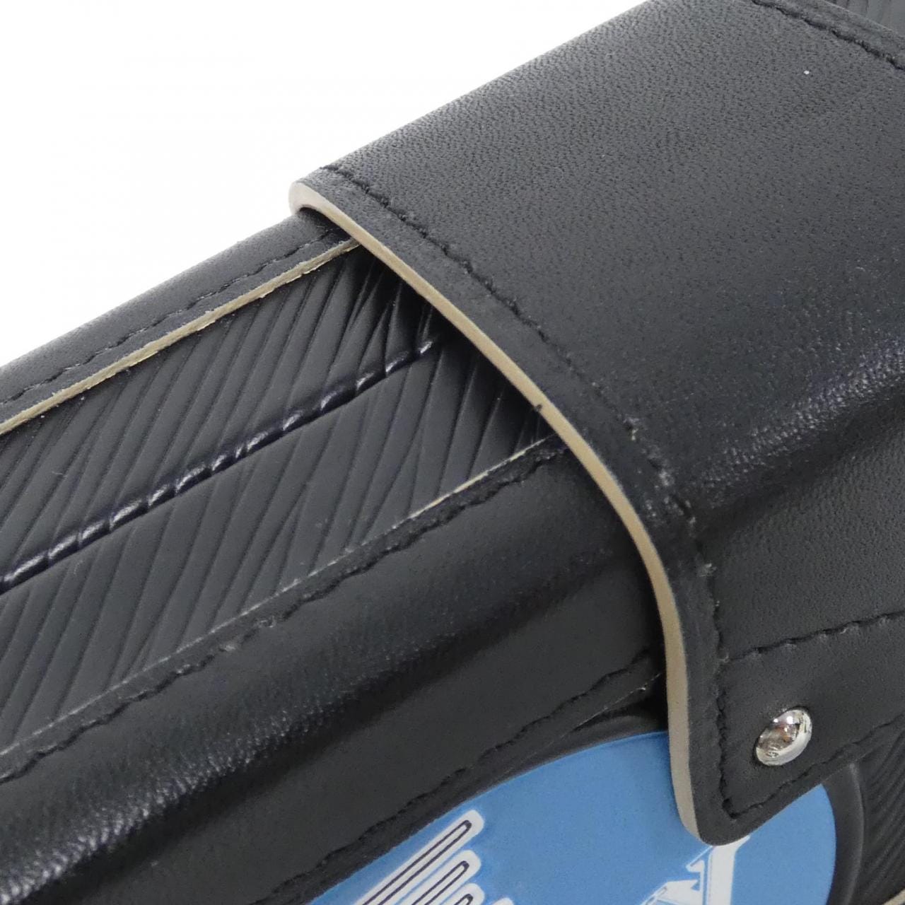 ルイヴィトン エピ(ワールドツアー) プティット マル M52051 ショルダーバッグ