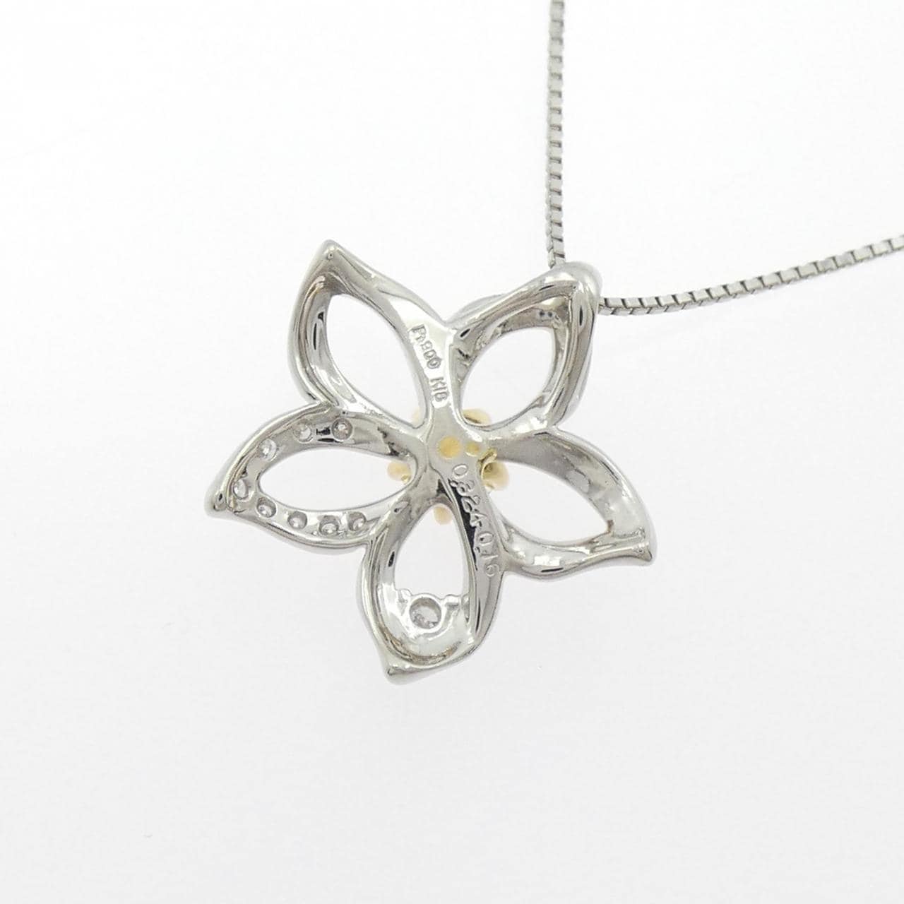 PT900/K18YG/PT850 フラワー ダイヤモンド ネックレス 0.324CT