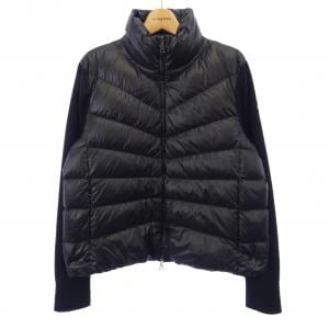 モンクレール MONCLER ダウンジャケット