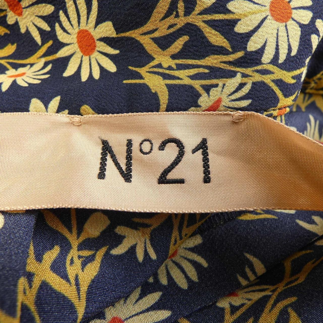 ヌメロヴェントゥーノ N°21 スカート