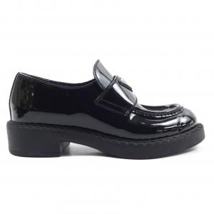 コメ兵で鑑定いただきました！3回のみ着用PRADA 黒 レザー