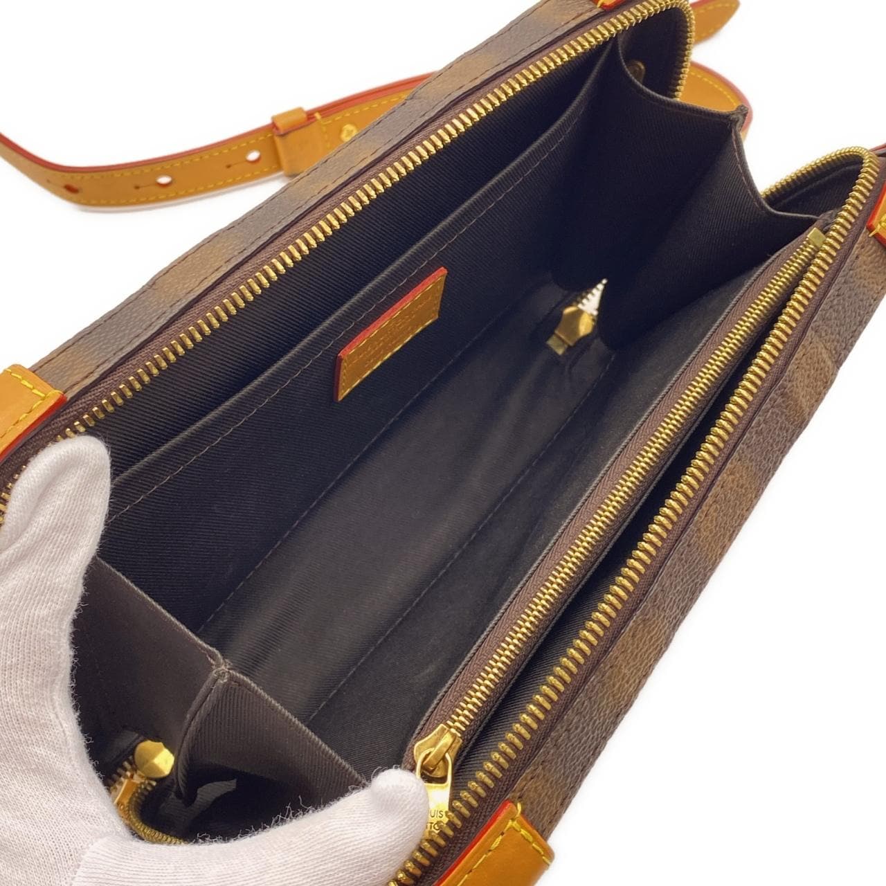 ルイヴィトン ディス イズ ノット モノグラム ソフトトランク M81580 ショルダーバッグ