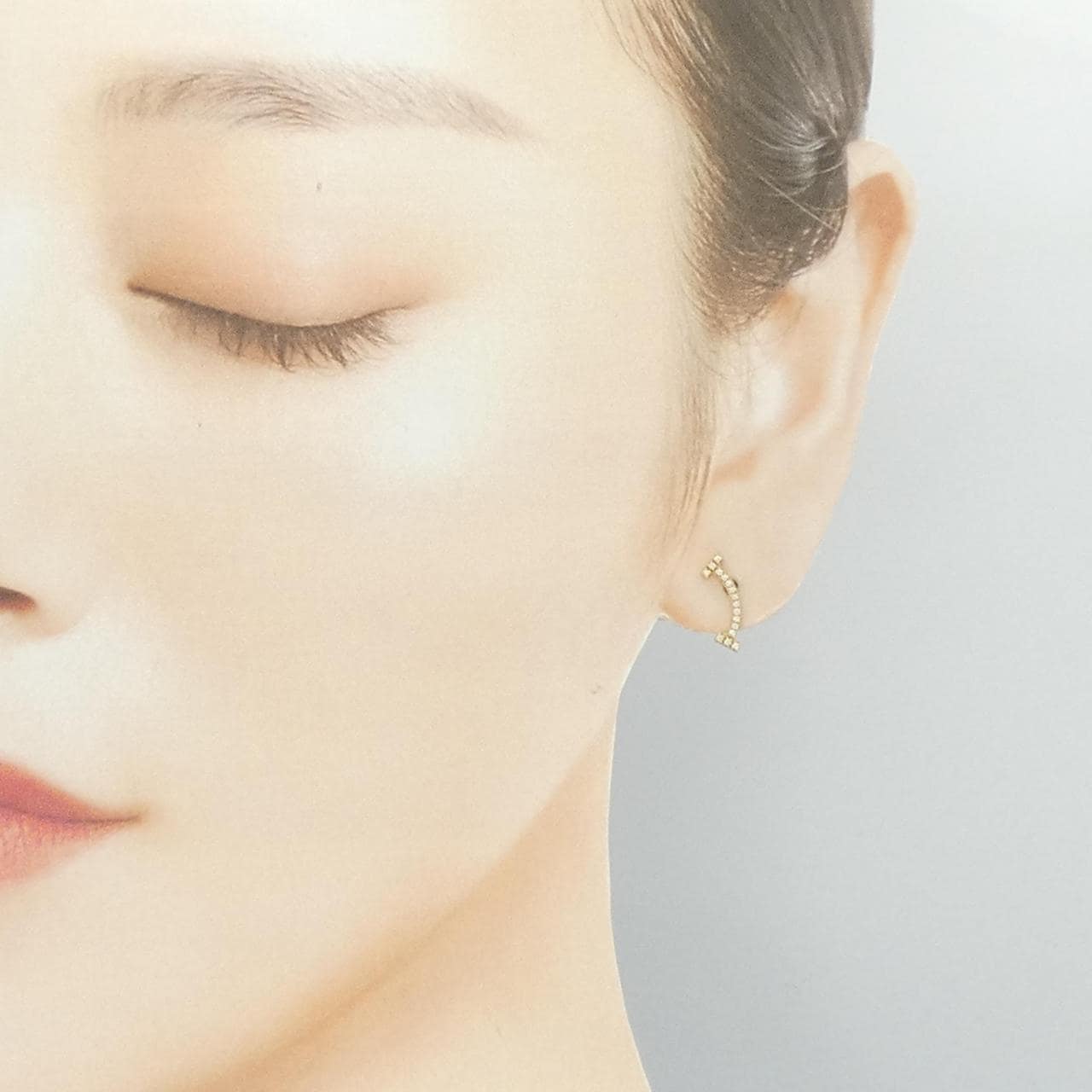 ティファニー Tスマイル ピアス