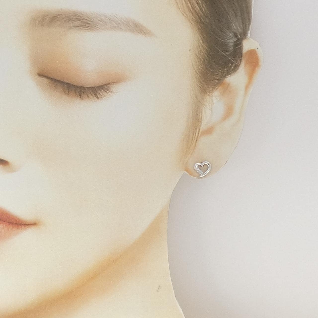 K18WG ハート ダイヤモンド ピアス 0.06CT