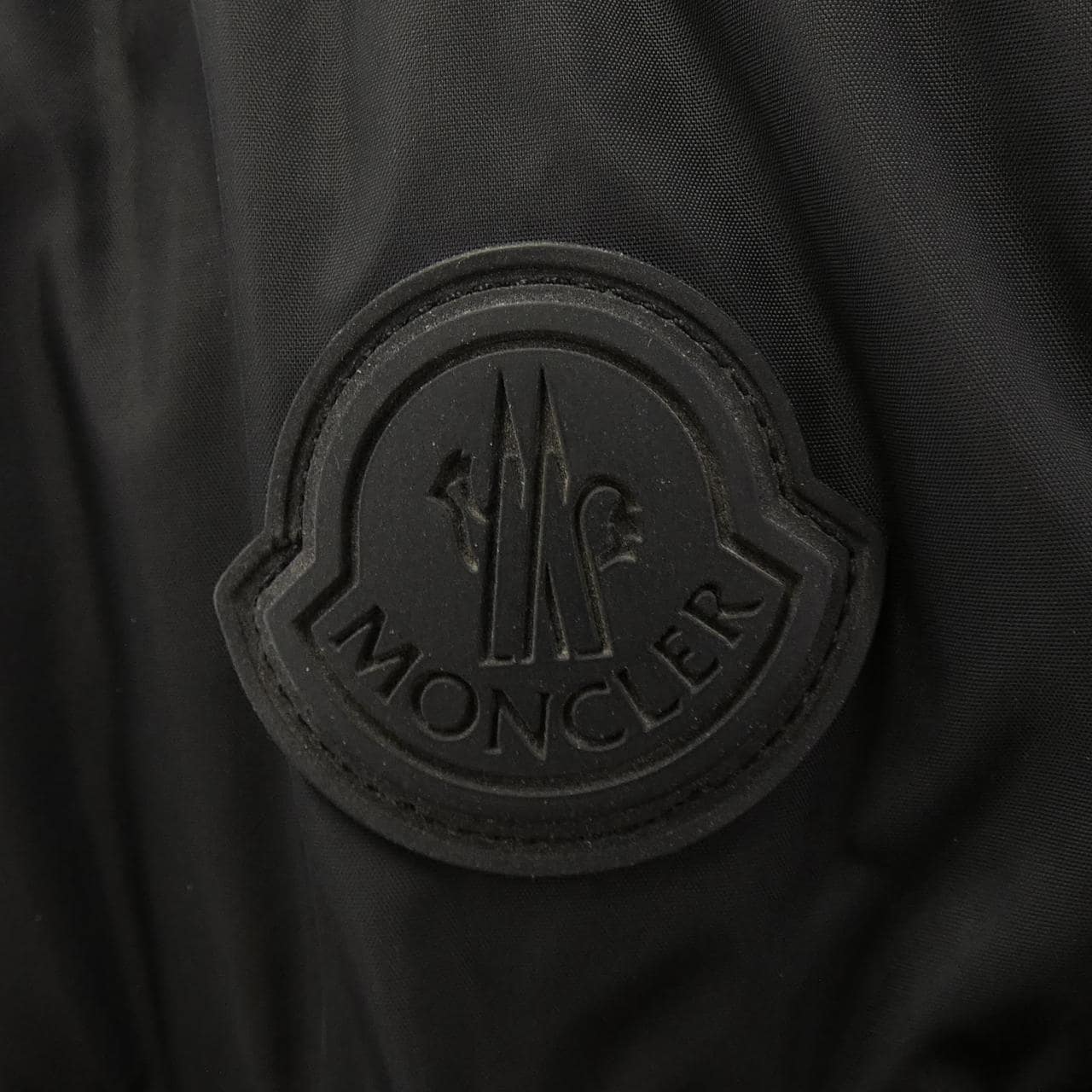 モンクレール MONCLER ダウンジャケット