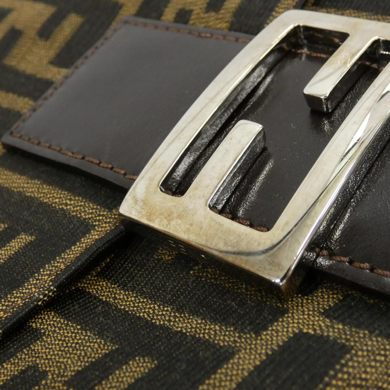 【ヴィンテージ】フェンディ マンマ バゲット 26325 ショルダーバッグ