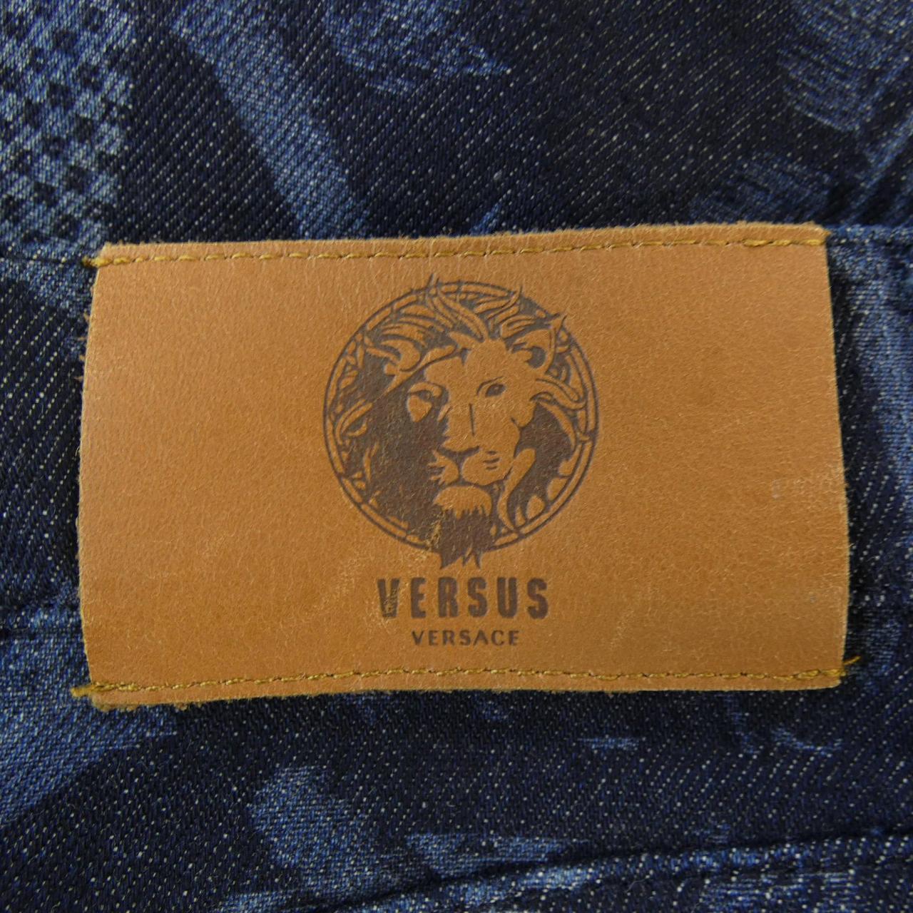 ヴェルサス VERSUS スカート