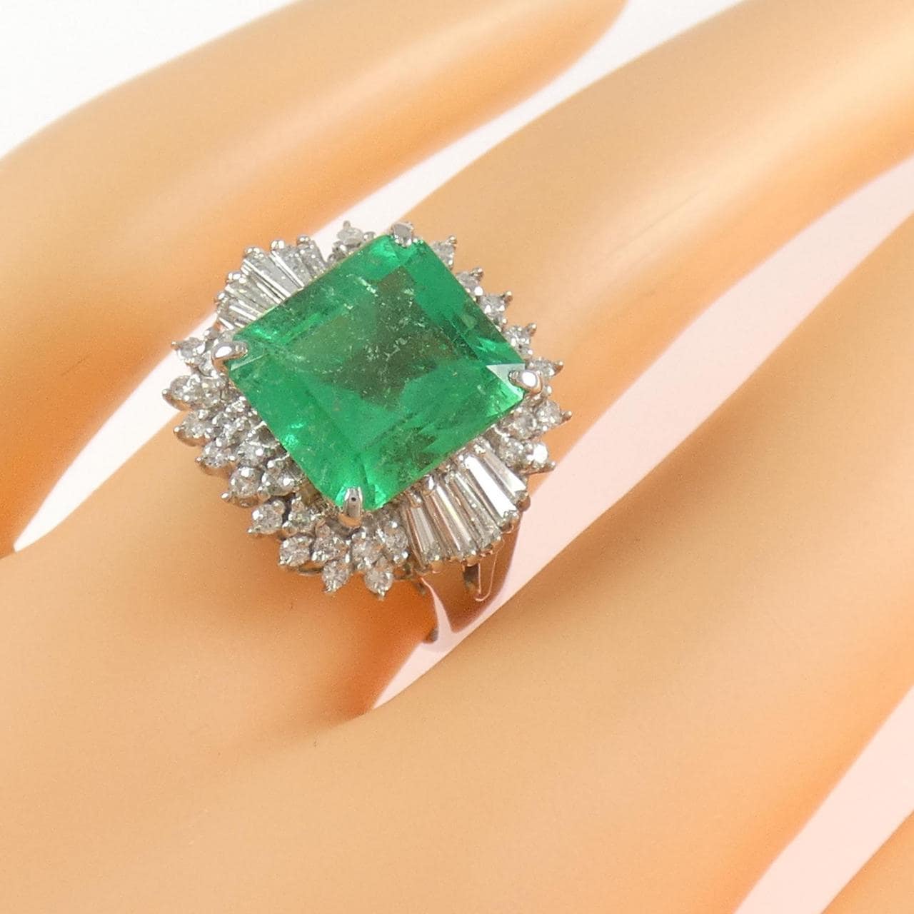 PT900 エメラルド リング 3.81CT
