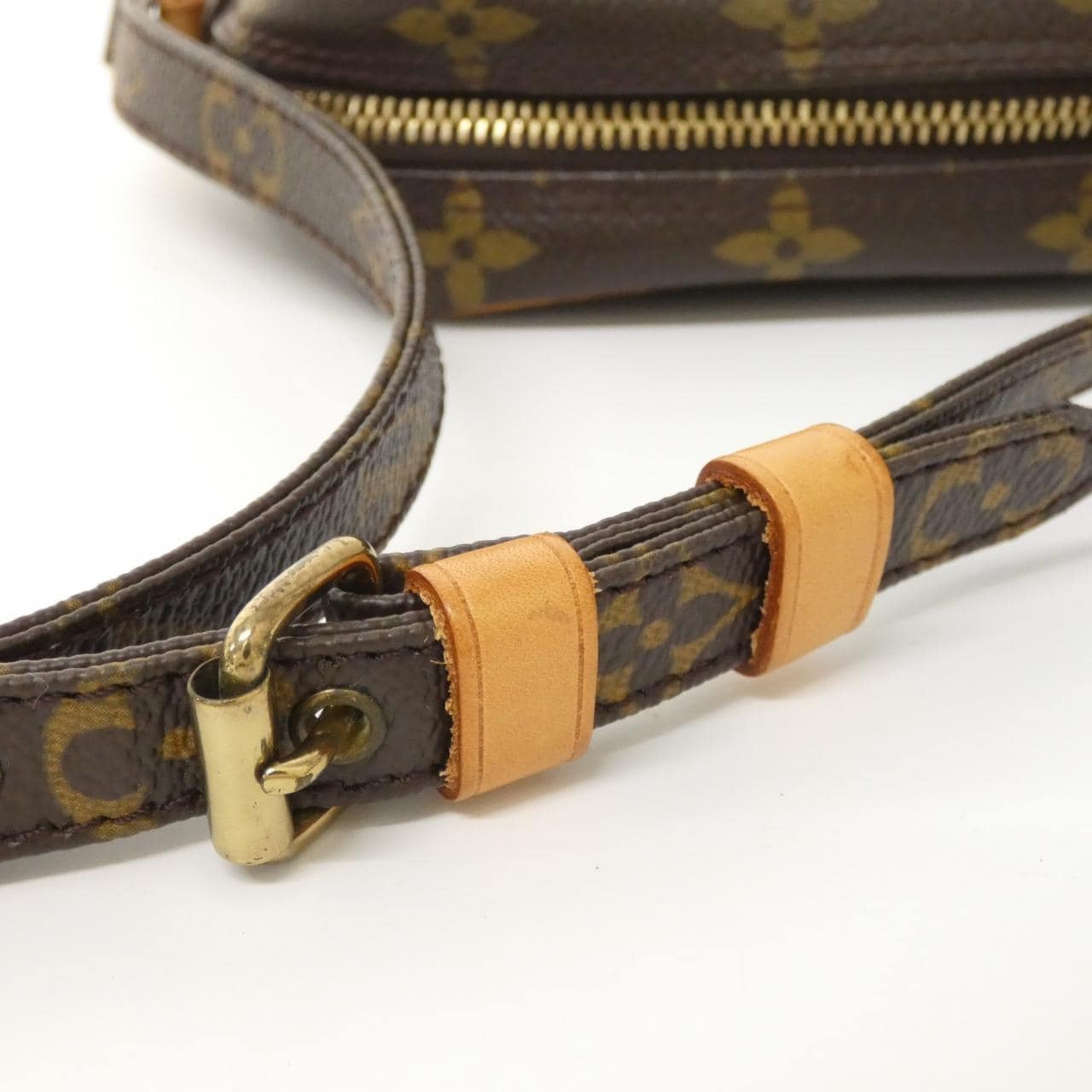 LOUIS VUITTON Monogram Danube M45266 单肩包