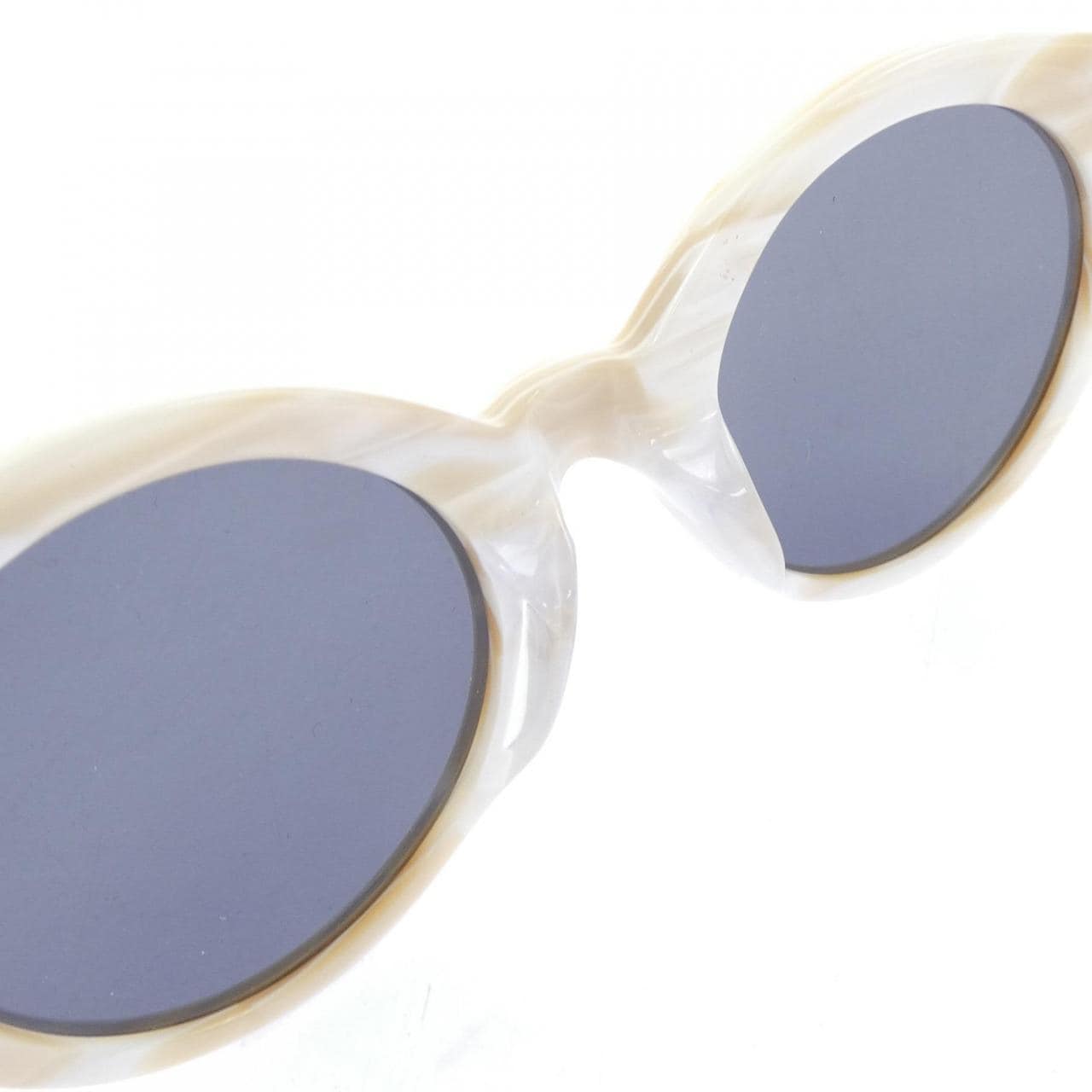ILLESTEVA SUNGLASSES