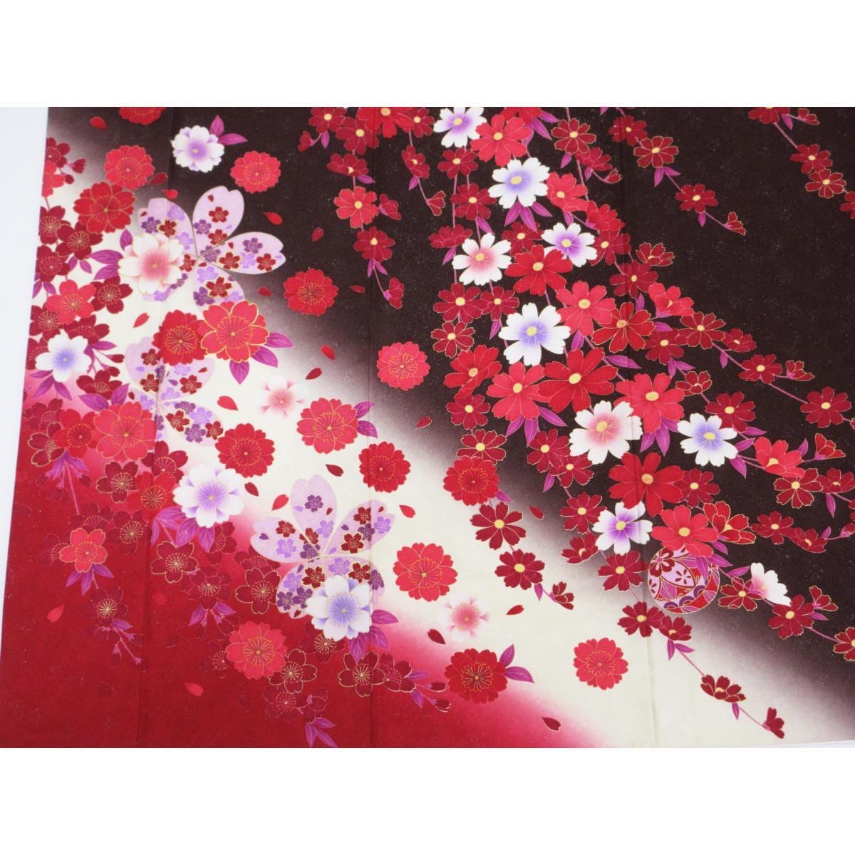 振袖　銀通しボカシ染　友禅金彩加工　刺繍入り