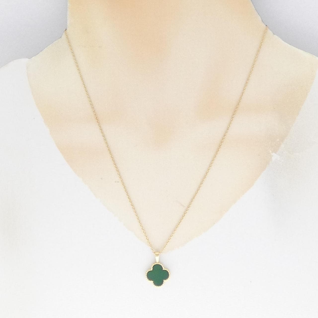 [vintage] Van Cleef & Arpels Chalcedony Necklace