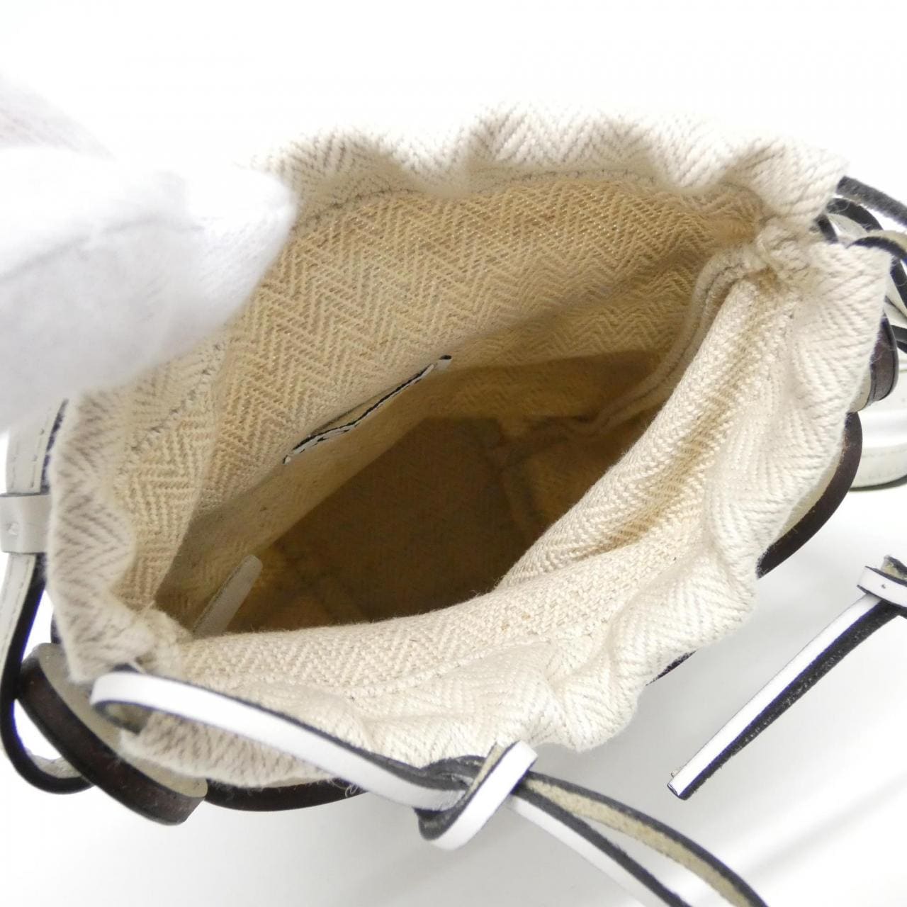 ロエベ アナグラム カット アウト ポケット C922Y62X07 ショルダーバッグ