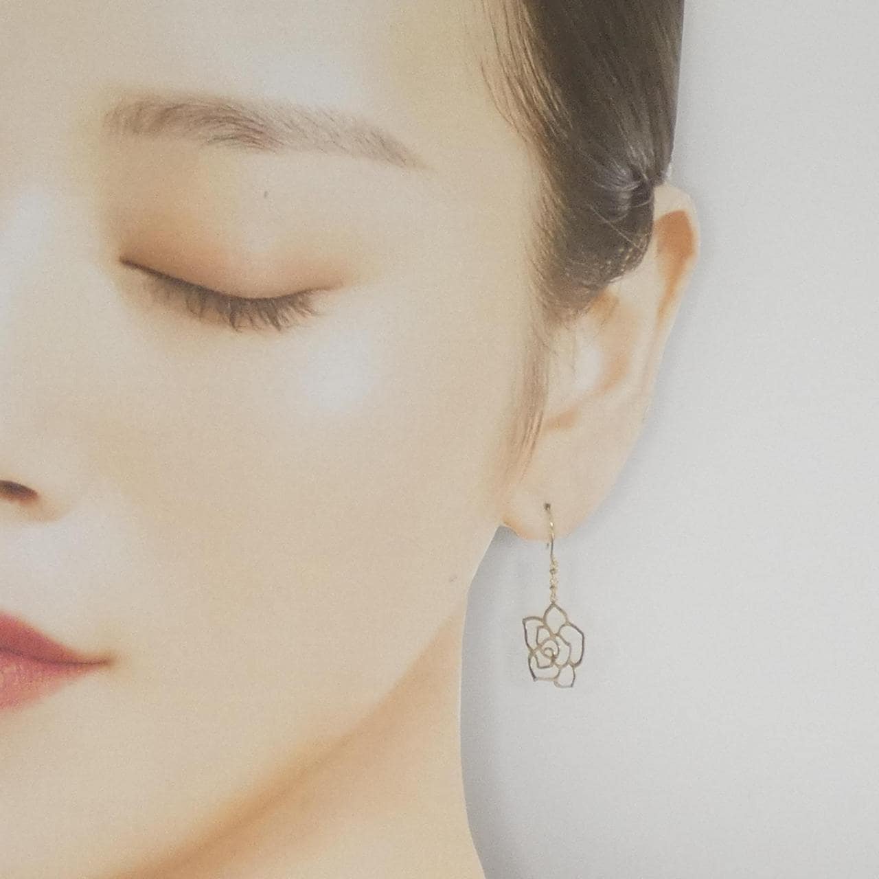 【新品】K18YG フラワー ピアス