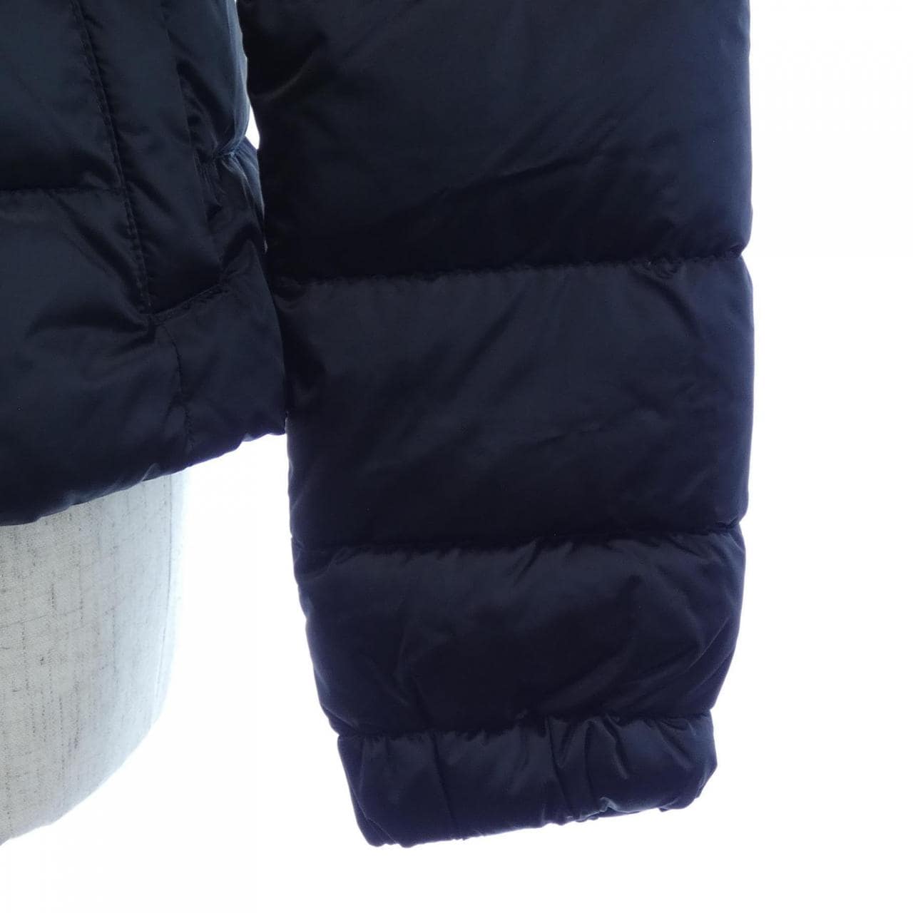 プラダ PRADA トライアングルロゴ 29W149 R152 1DAB ダウンジャケット