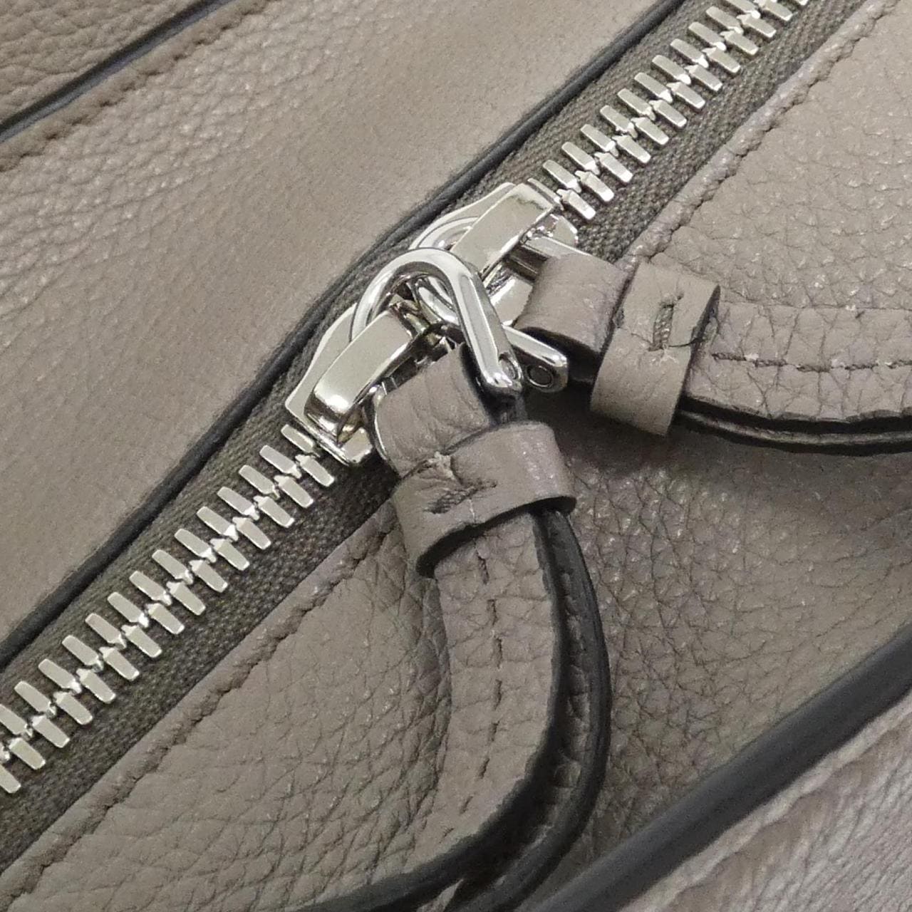 Prada1BE057肩背包