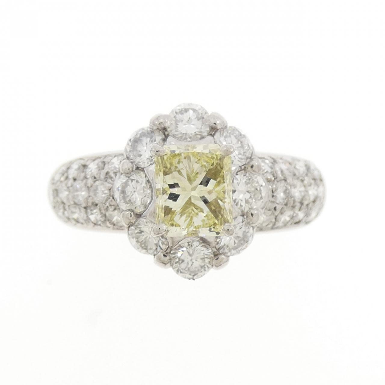 PT900 ダイヤモンド リング 0.704CT