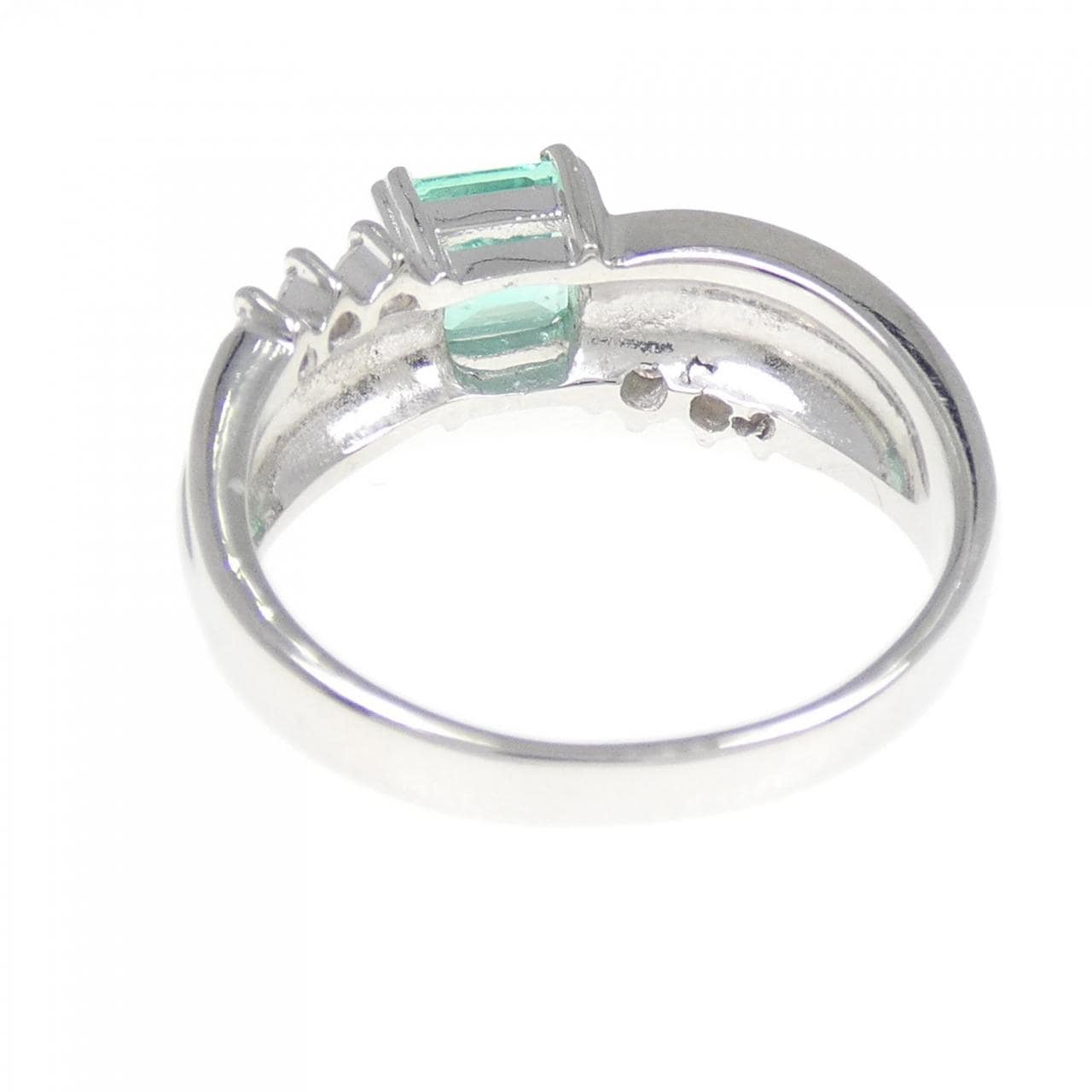 PT エメラルド リング 0.85CT