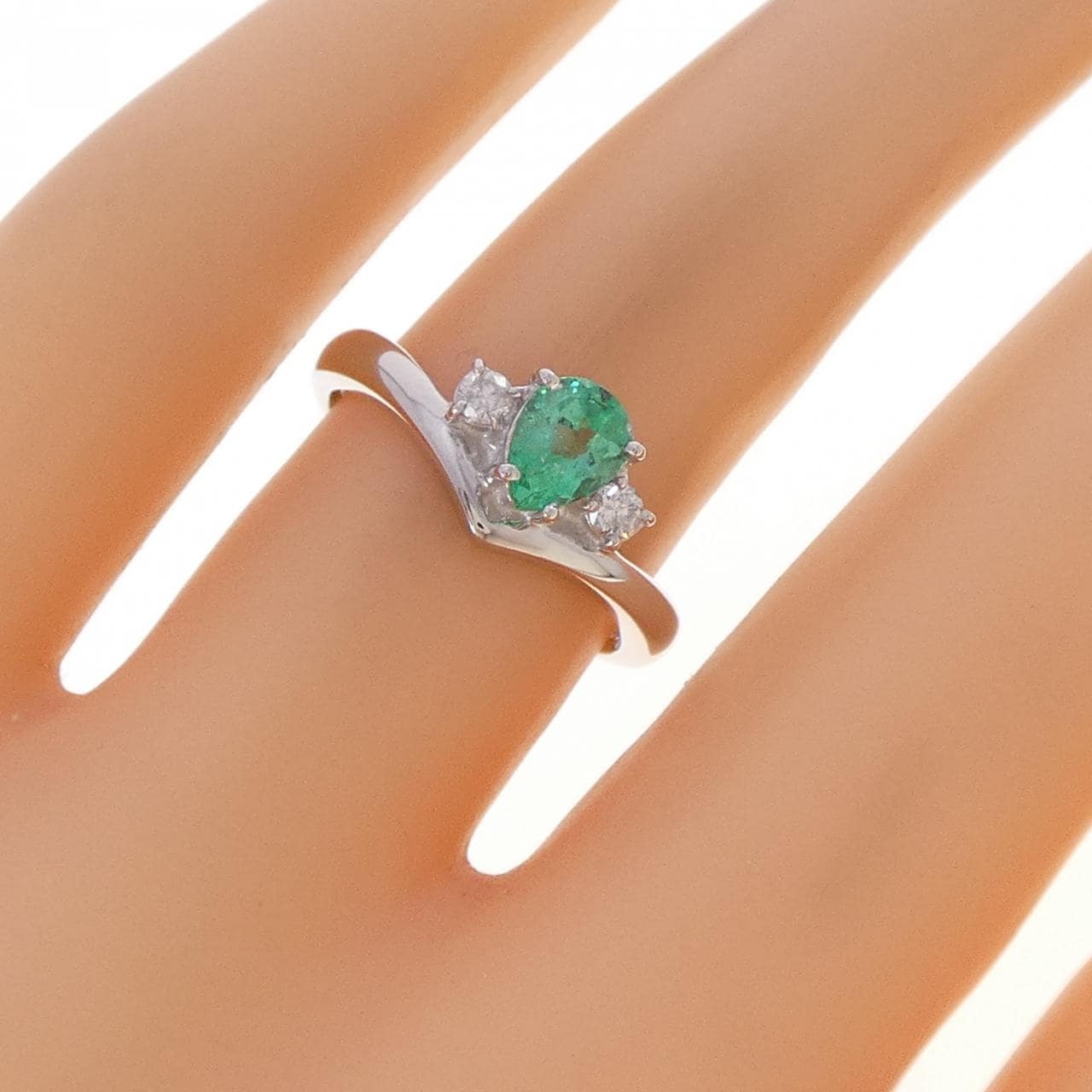 PT900 エメラルド リング 0.33CT