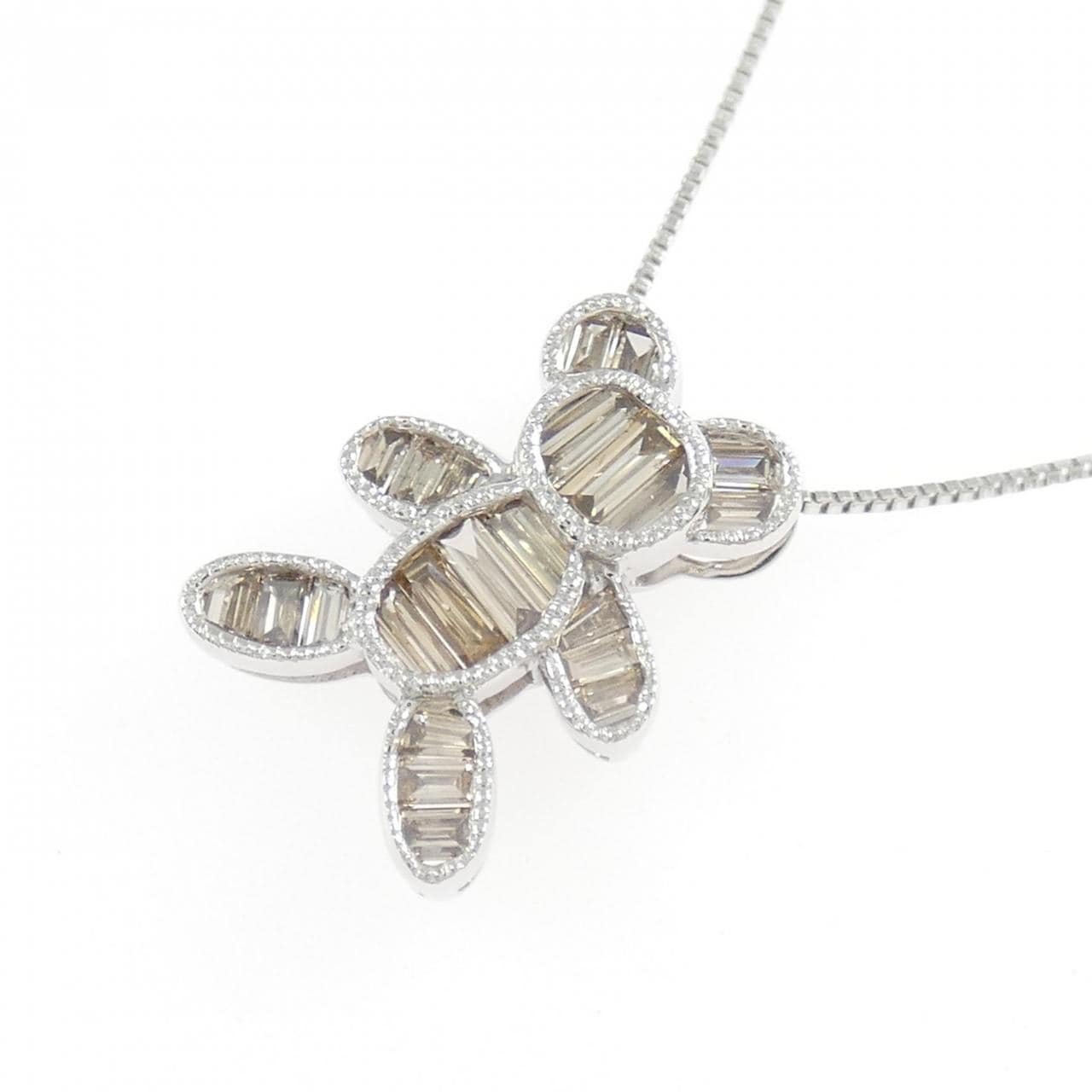 K18WG ベア ダイヤモンド ネックレス 0.47CT