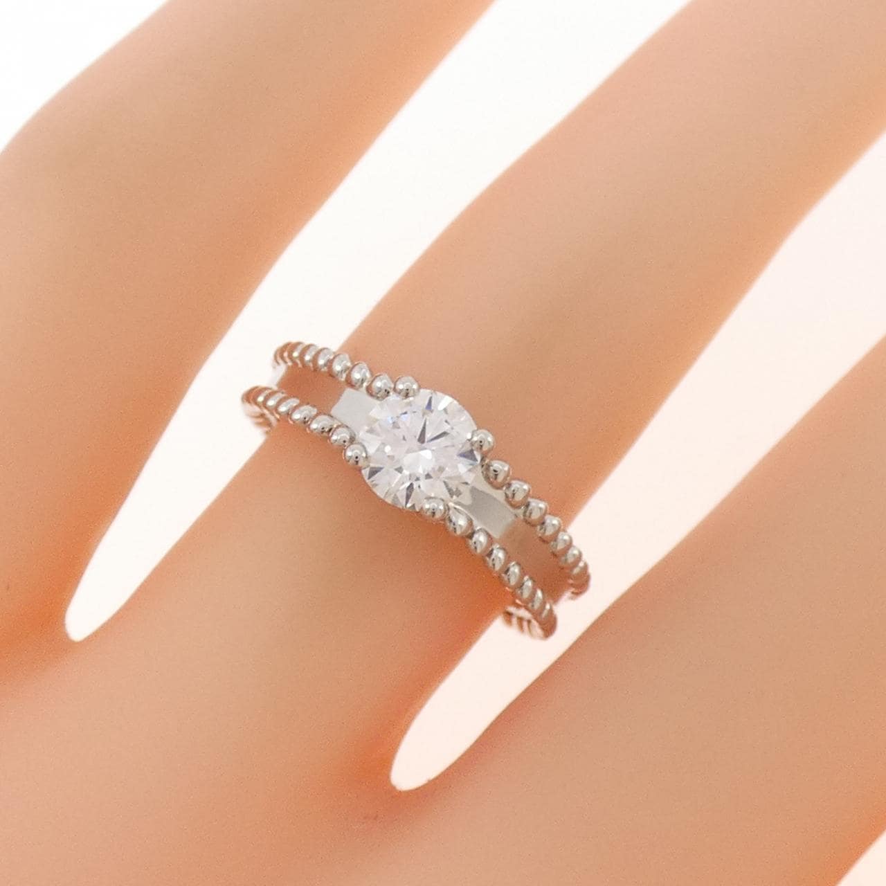 ヴァンクリーフ&アーペル エステル ソリティア リング 0.51CT E VVS2 3EXT