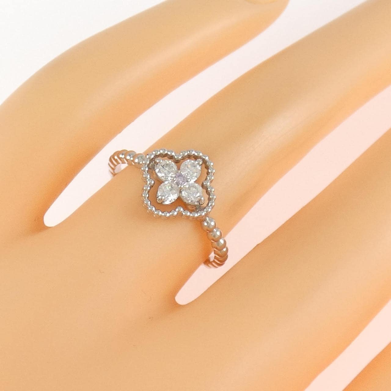 PT900 フラワー ピンクダイヤモンド リング 0.02CT