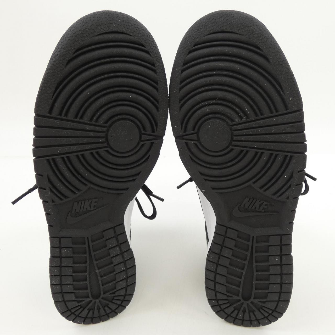 ナイキ NIKE DD1399-105 スニーカー