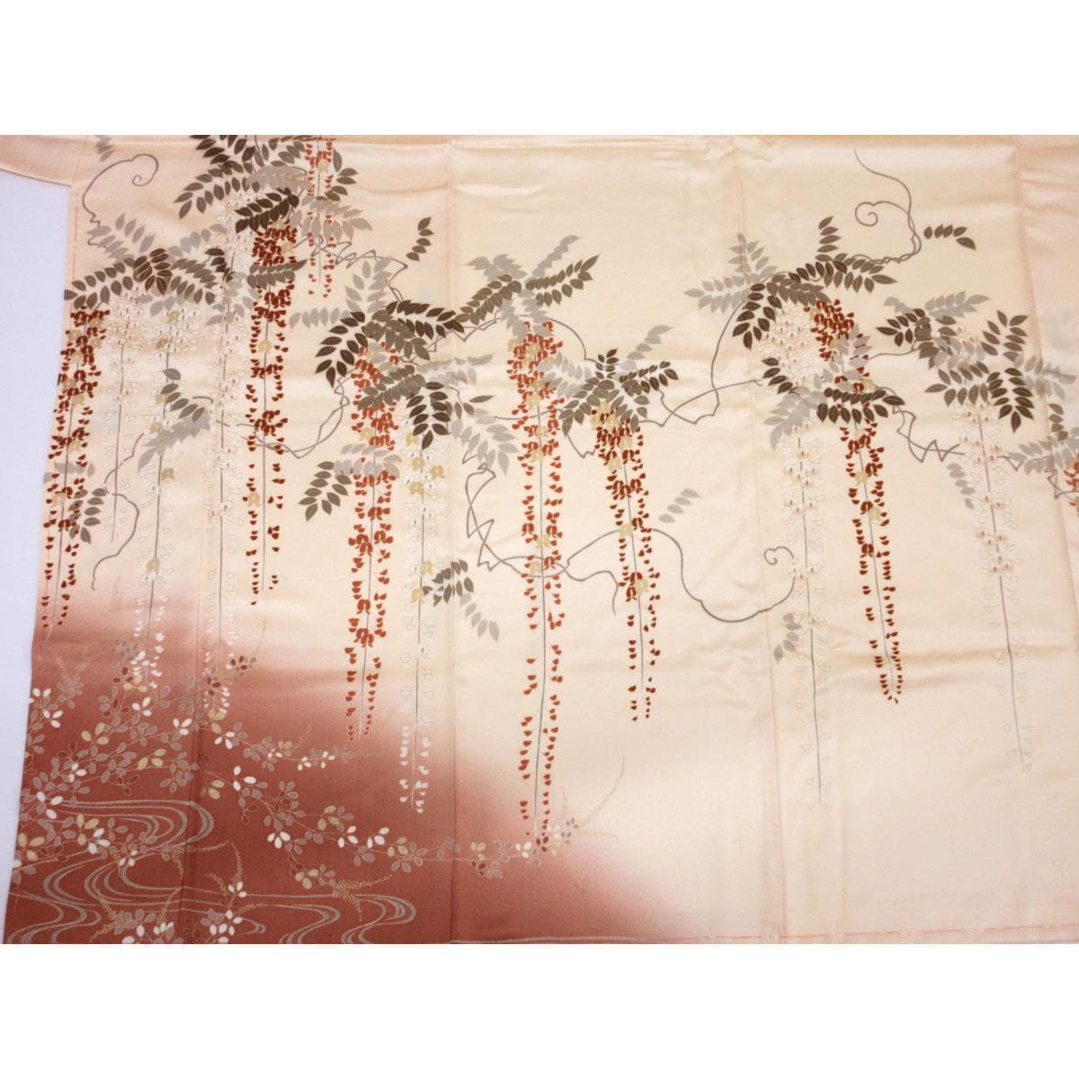 訪問着　友禅金彩加工　刺繍入り