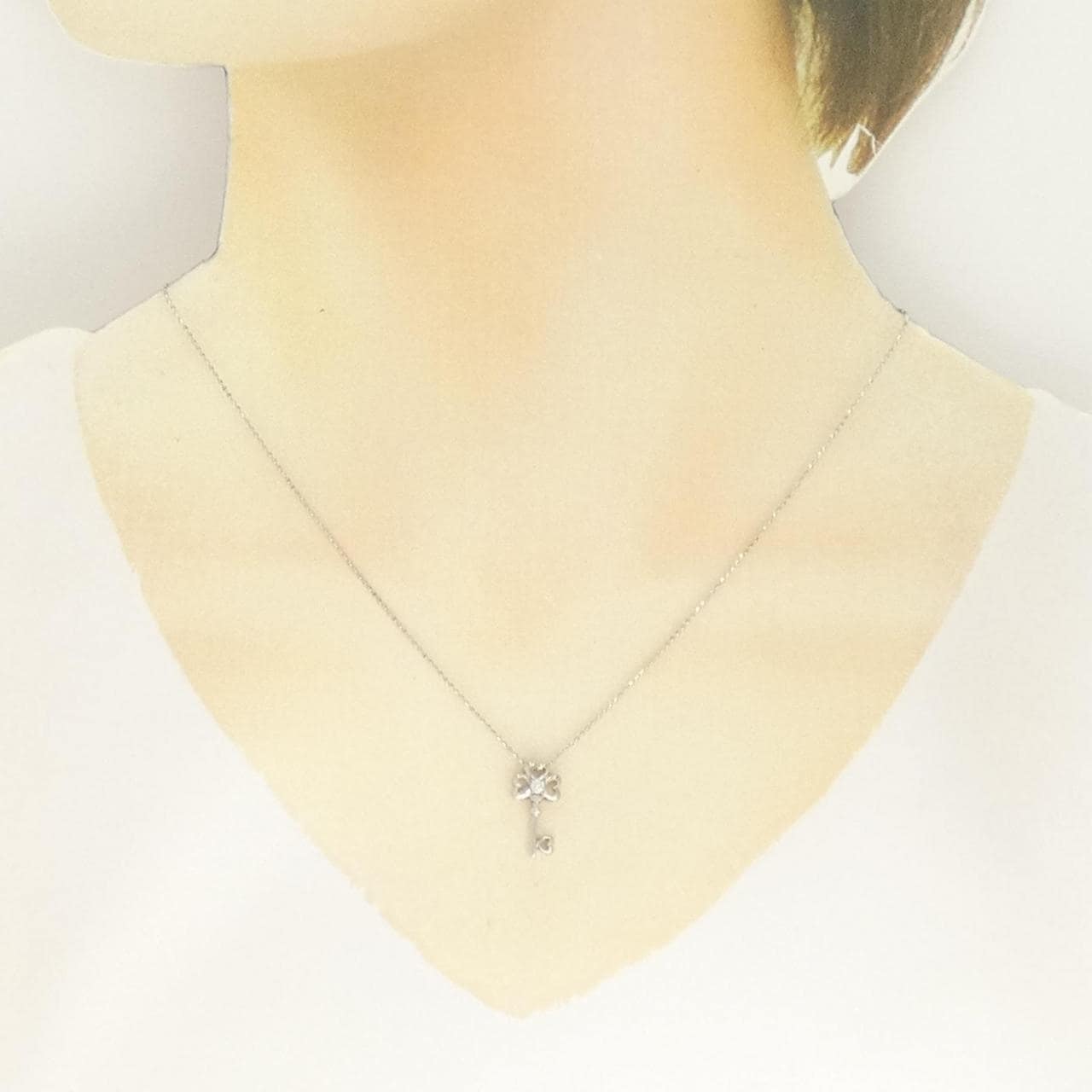 K14WG/14KWG key Diamond necklace 0.04CT