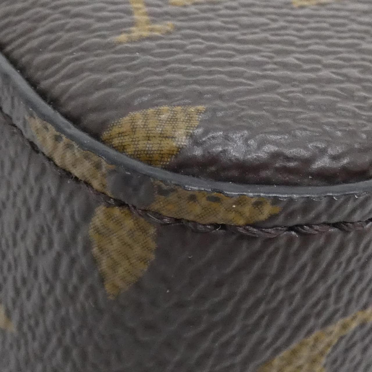 ルイヴィトン モノグラム マカサー Sロック ヴェルティカル ウエアラブル ウォレット M81522 ショルダーバッグ