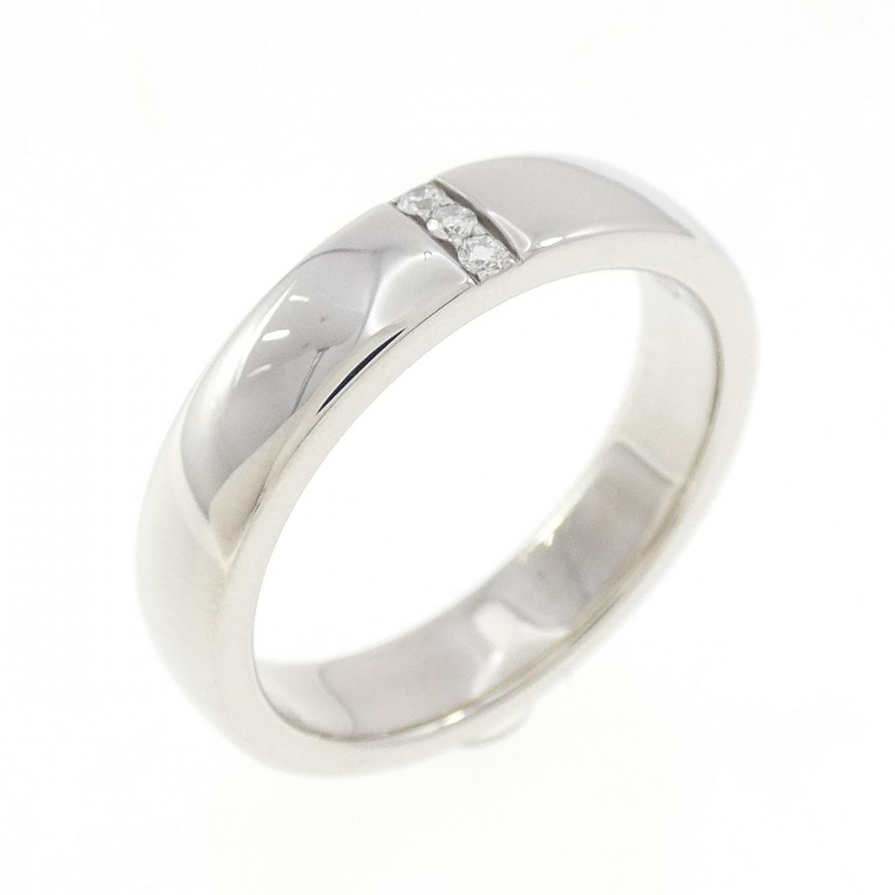 ハリーウィンストン スリーストーン リング