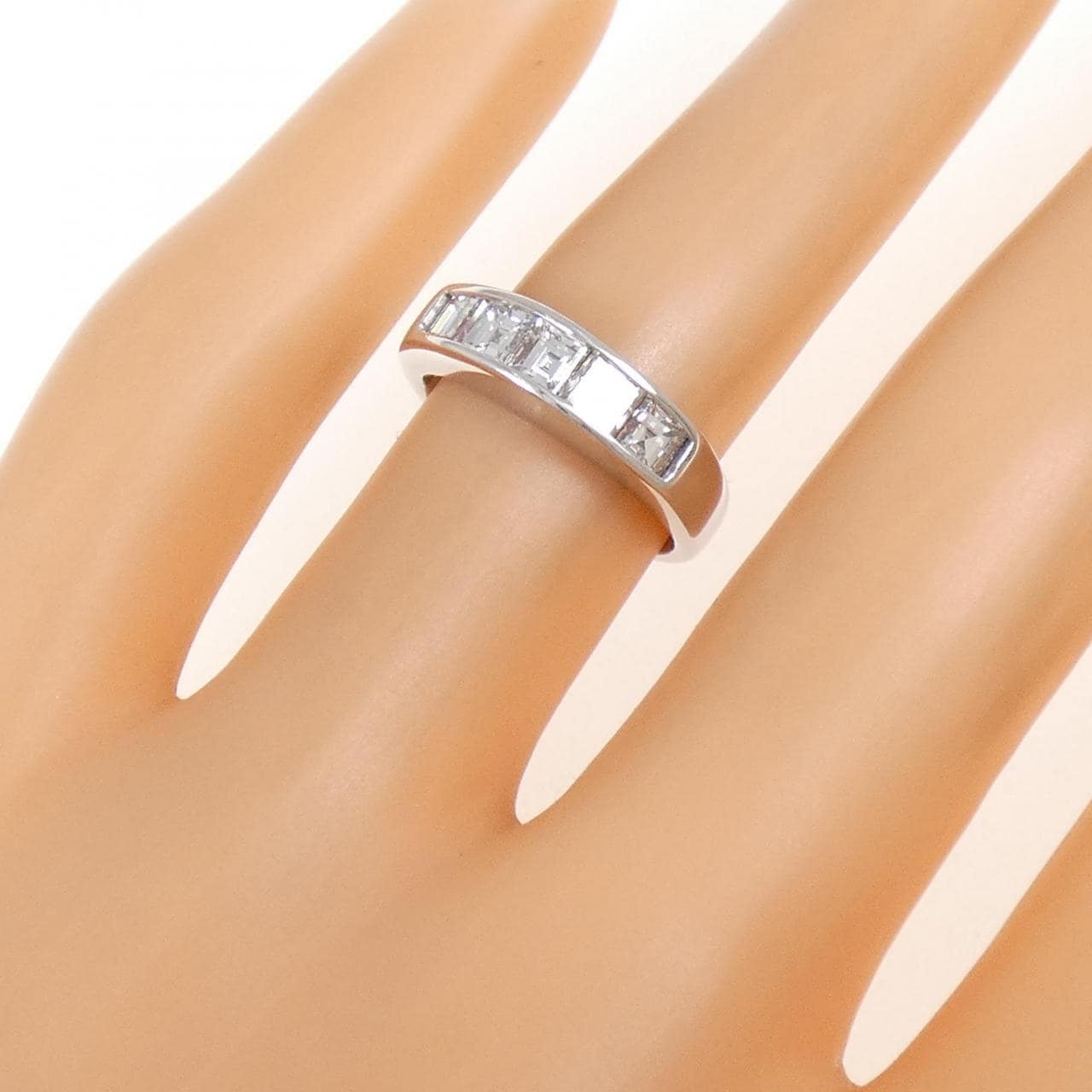 PT900 ダイヤモンド リング 1.00CT